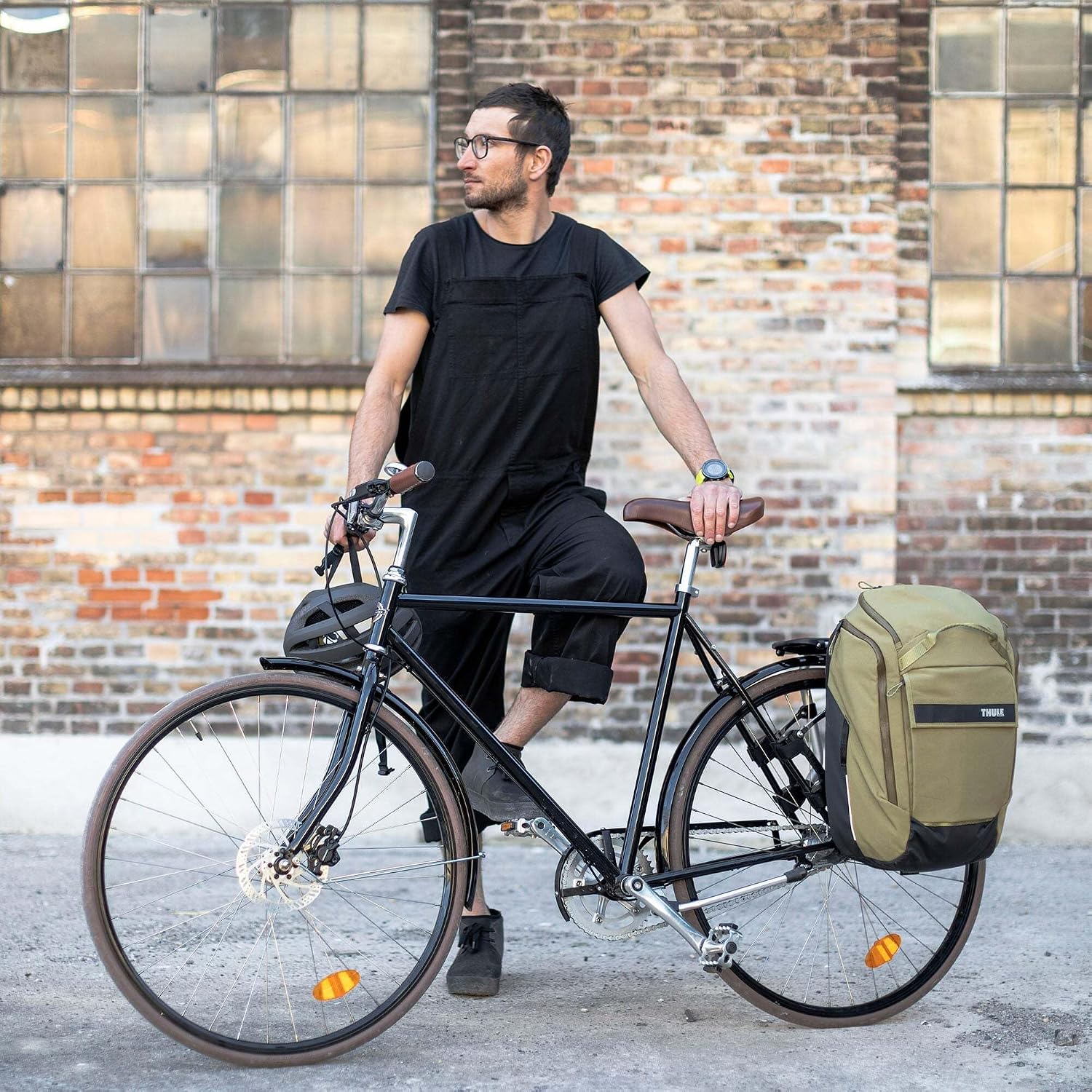Thule Paramount Hybrid Pannier 26L image 5