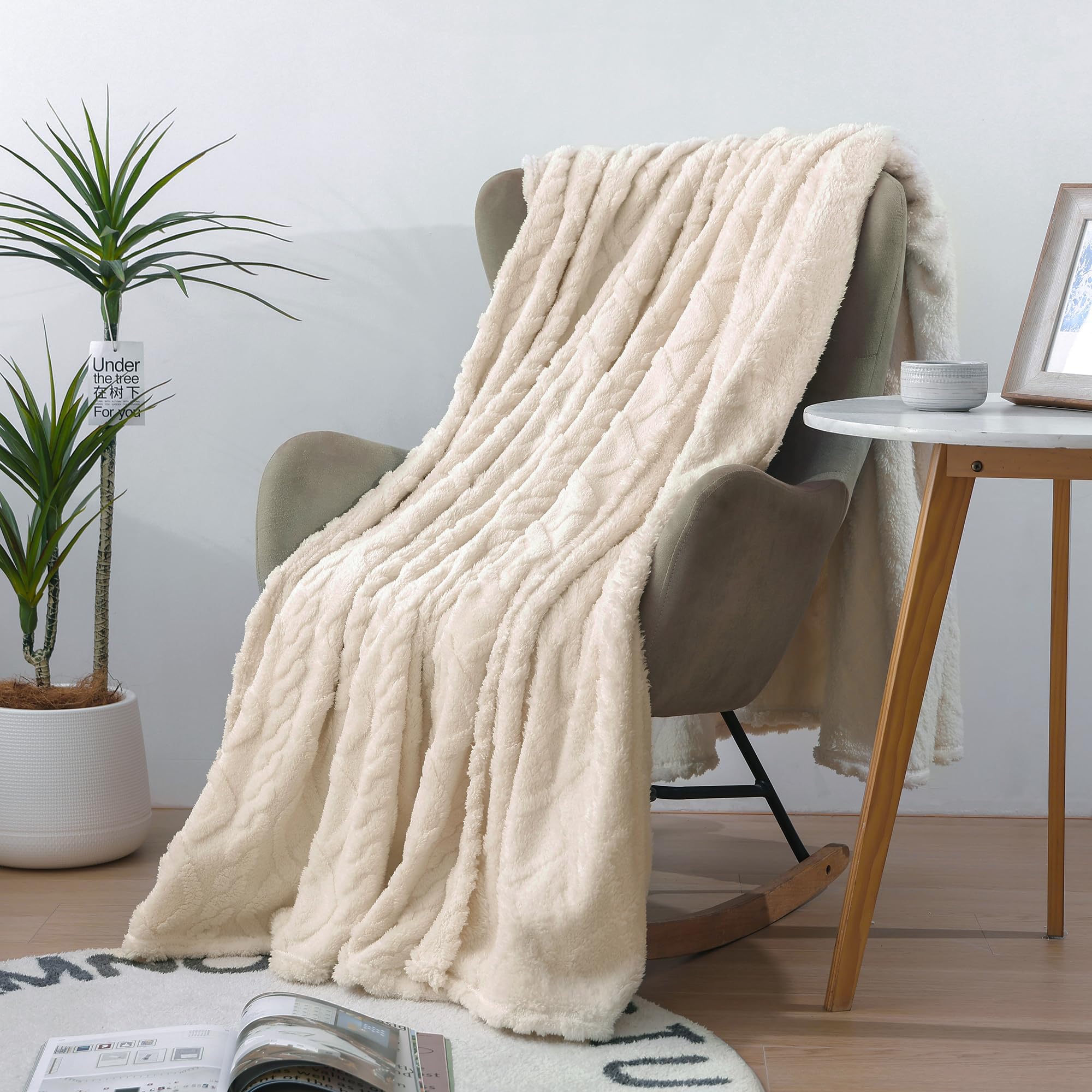 VANJOROY Fleece Blanket Large Throw for Sofa and Bed,400 GSM Lightweight Blanket - Image 3