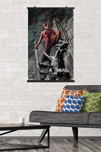 Miniatura 2 de Trends International Marvel Comics Daredevil - Póster de pared del diablo de cocina del infierno, 22.37 x 34.00 pulgadas, paquete de póster y clip