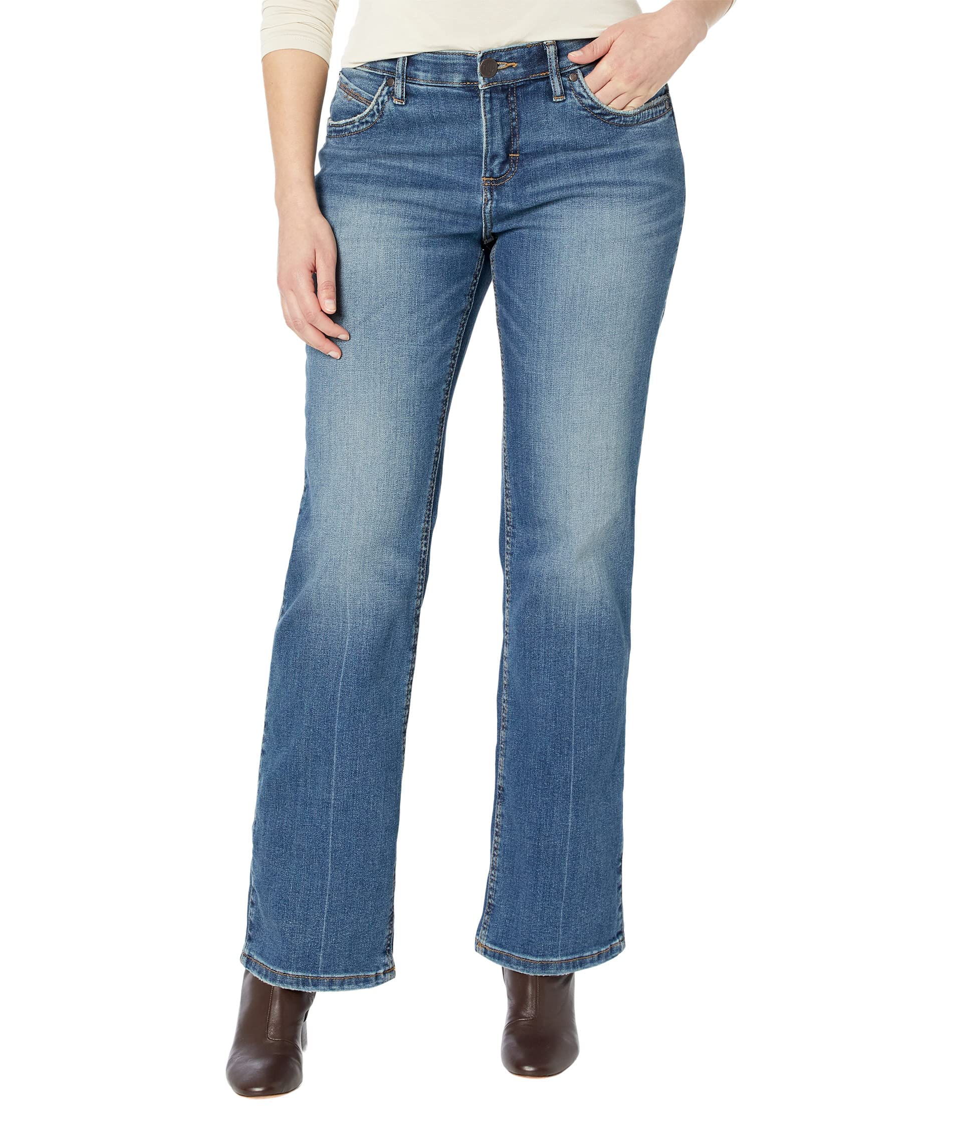 WranglerQbaby Mid-Rise Bootcut in Sally Sally 31 32