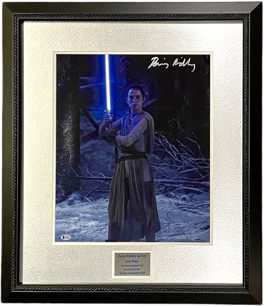 セール…デイジー・リドリー直筆サイン入り2Lサイズ写真…Daisy Ridley DAISY RIDLEY Autograph Hand SIGNED 16