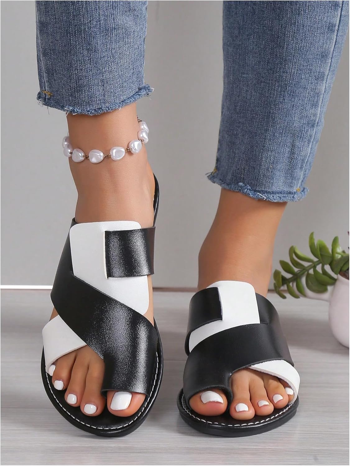 GORGLITTER Women's Color Block Toe Ring Flats Criss Cross Two Tone Open Toe Slide Sandals - Image 2