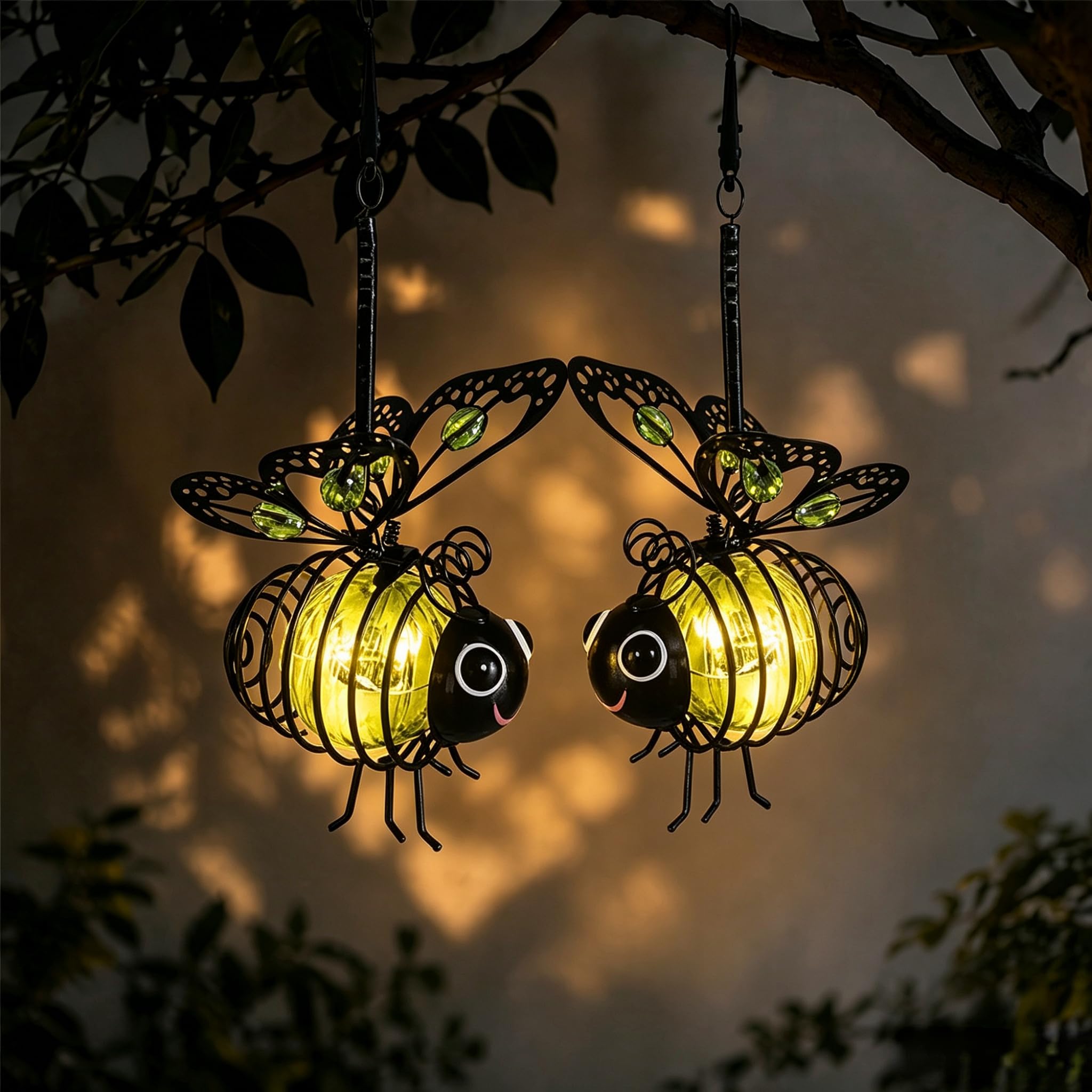 Crgangzy 2Pcs Bee Solar Lights Outdoor Garden, Metal Solar-Powered Hanging Bee Light