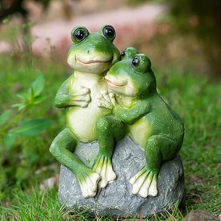 Amazon.com: Frog Statue Garden - Resin Happy Couple Frogs on Bench ...