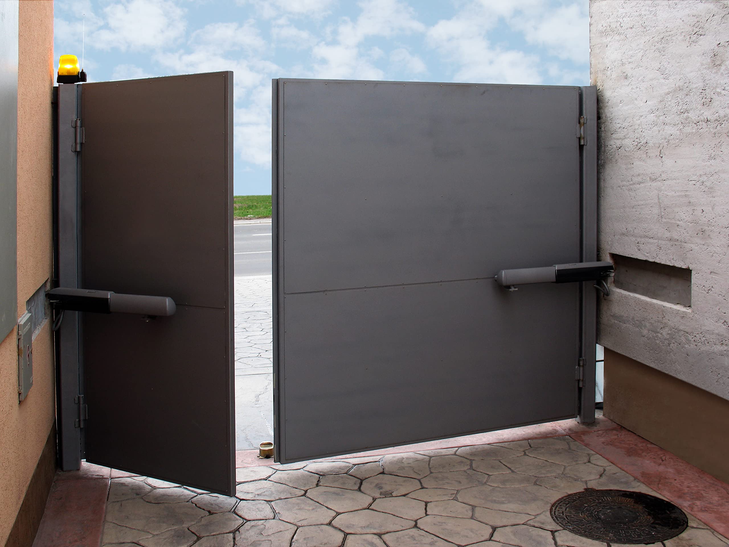 CAME Motorreductor ATI 230 V Irreversible para Puertas batientes con Puerta de hasta 5 m y 400 kg con Micro de Tope de Apertura para Movimientos Seguros, Ideal para Uso residencial y condominial