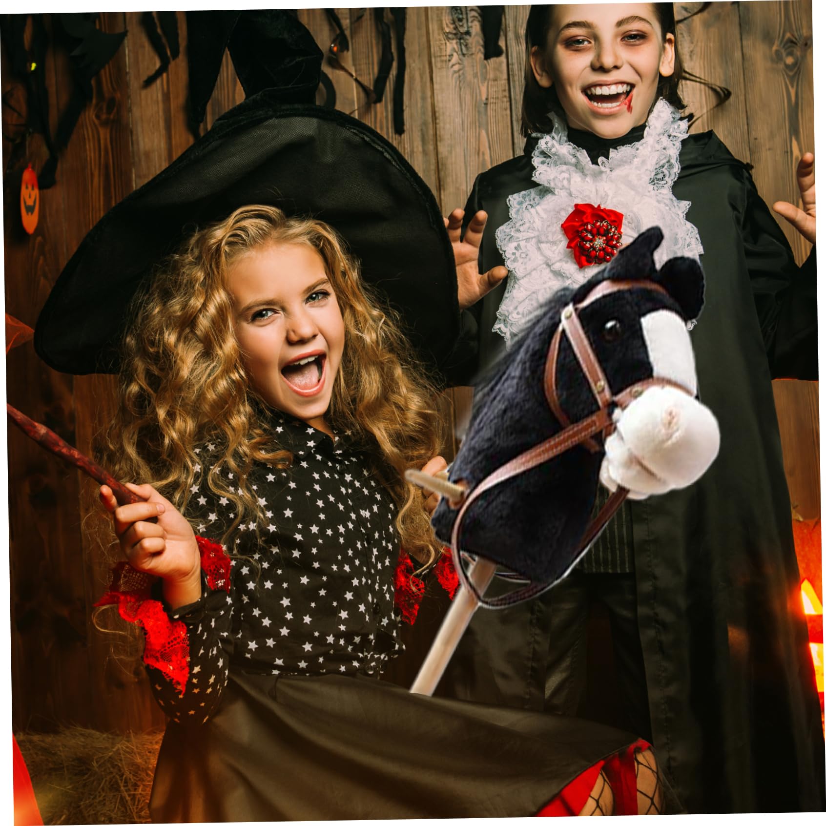 Caballo de Palo con Efectos de Sonido realistas Felpa 39 Alto Caballo de pasatiempo de Halloween con Ruedas y Poste de Madera Mango Antideslizante Juguete para Montar para Regalos de niños (Negro)