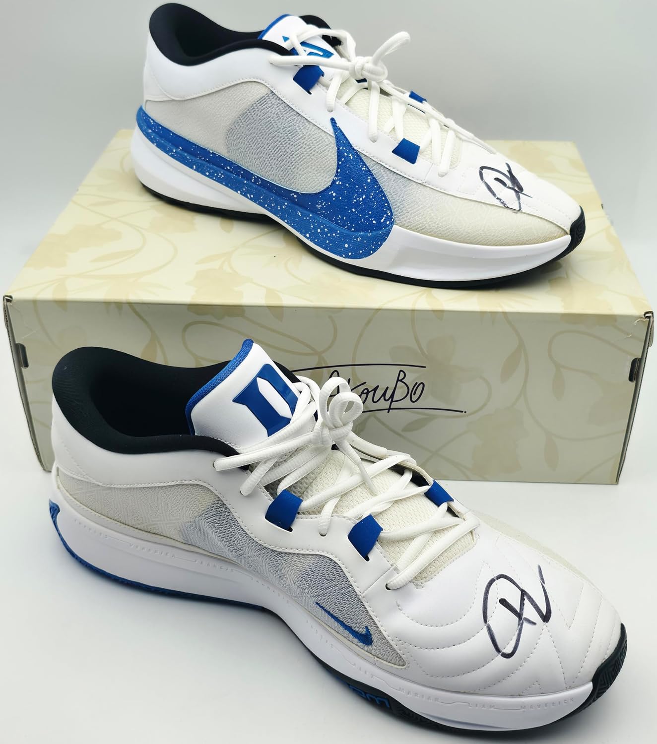 Giannis Antetokounmpo Autographed 2023 Player Exclusive (PE) Promo WHT/GAME ROYAL/WH N.i.k.e Zoom Freak 5 N.C.A.A 1 Shoes Size 17 (With Box) Beckett BAS Witness #3W396654 & #3W396655