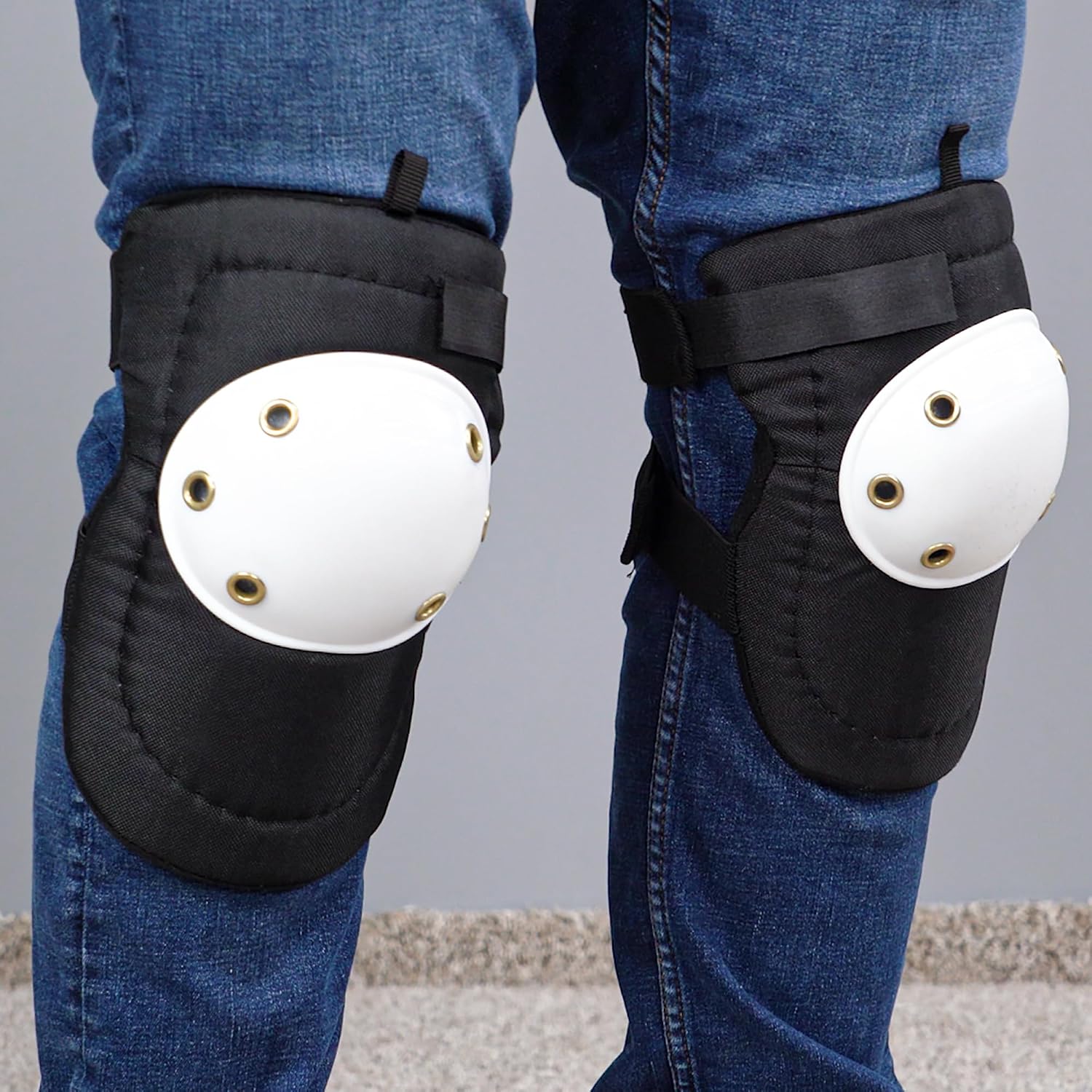 ROBERTS Hard Cap Knee Pads for Carpet Installation