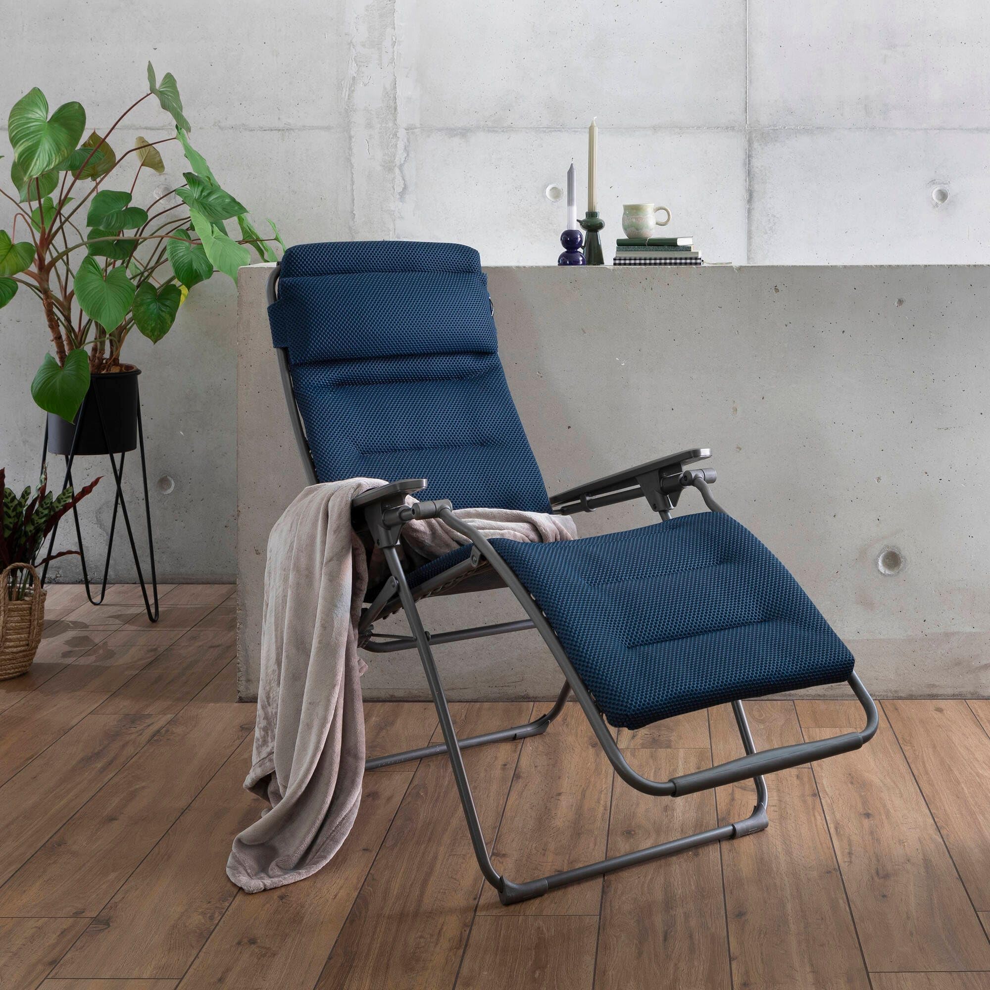 Lafuma MOBILIER - Fauteuil Relax Transat Jardin - Chaise Longue - Matelassé Zéro Gravité - Futura - Becomfort® - Bleu Encre - Fabriqué en France - LFM3130_8900 - Garantie 5 Ans - L.88xl.71xH.115cm