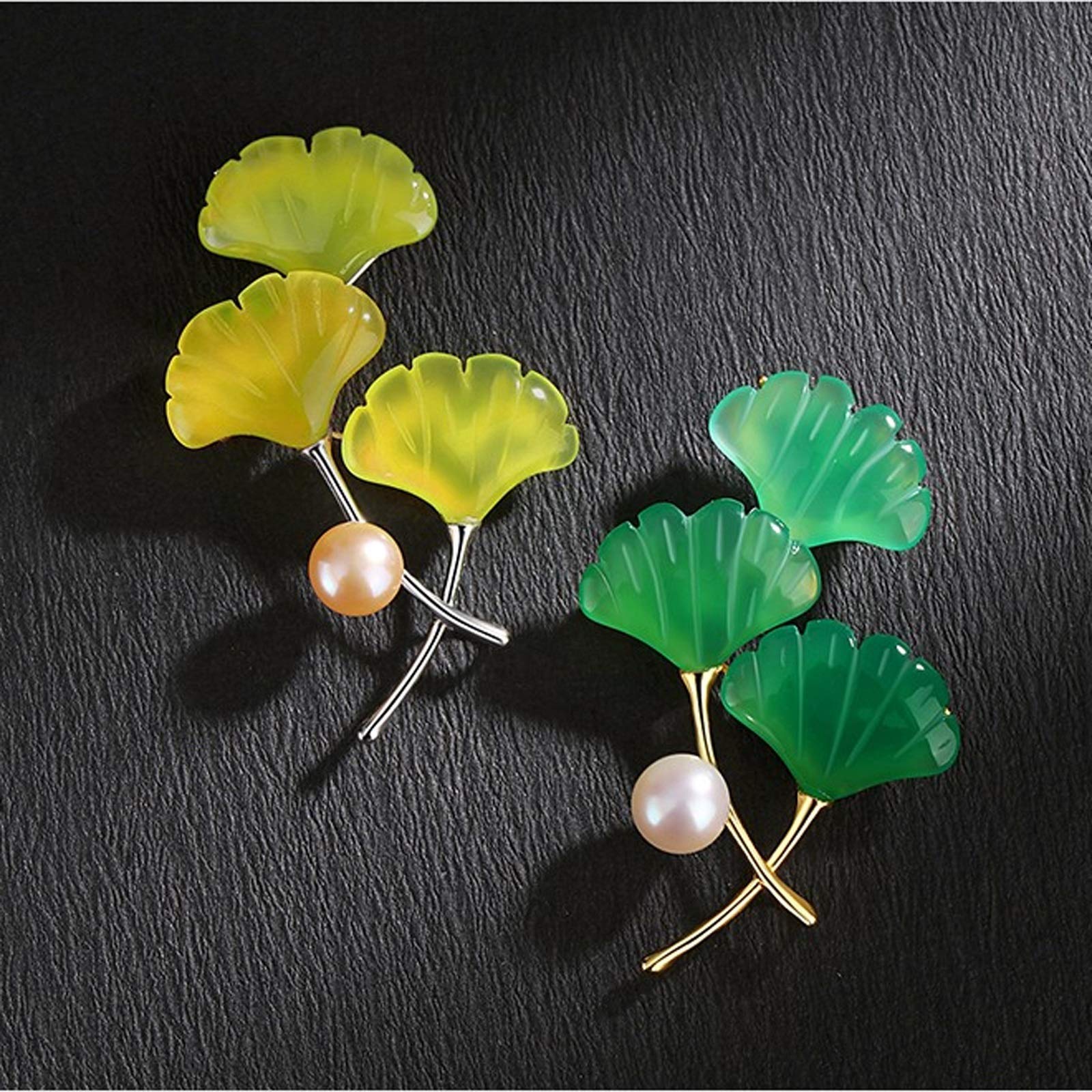ZHSHYS Broschen für Damen, Ginkgo-Blatt-Brosche, Elegante Perlen-Chalcedon-Brosche, Mantel-Pullover-Brosche, Retro-Temperament-Corsage, Hochzeit, Party, Kleidung, Accessoires, modische Broschen