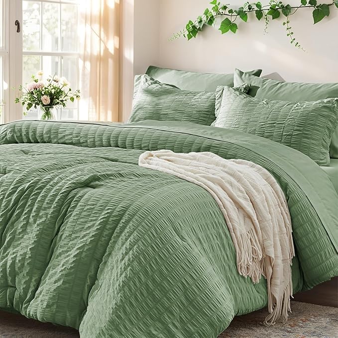 Zzlpp Queen Comforter Set 7 pieces, Burnt Orange Seersucker Bed in a Bag with Sheets, Lightweight Bedding Sets with 1 Comforter, 2 Pillow Shams, 2 Pillowcases, 1 Flat Sheet, 1 Fitted Sheet