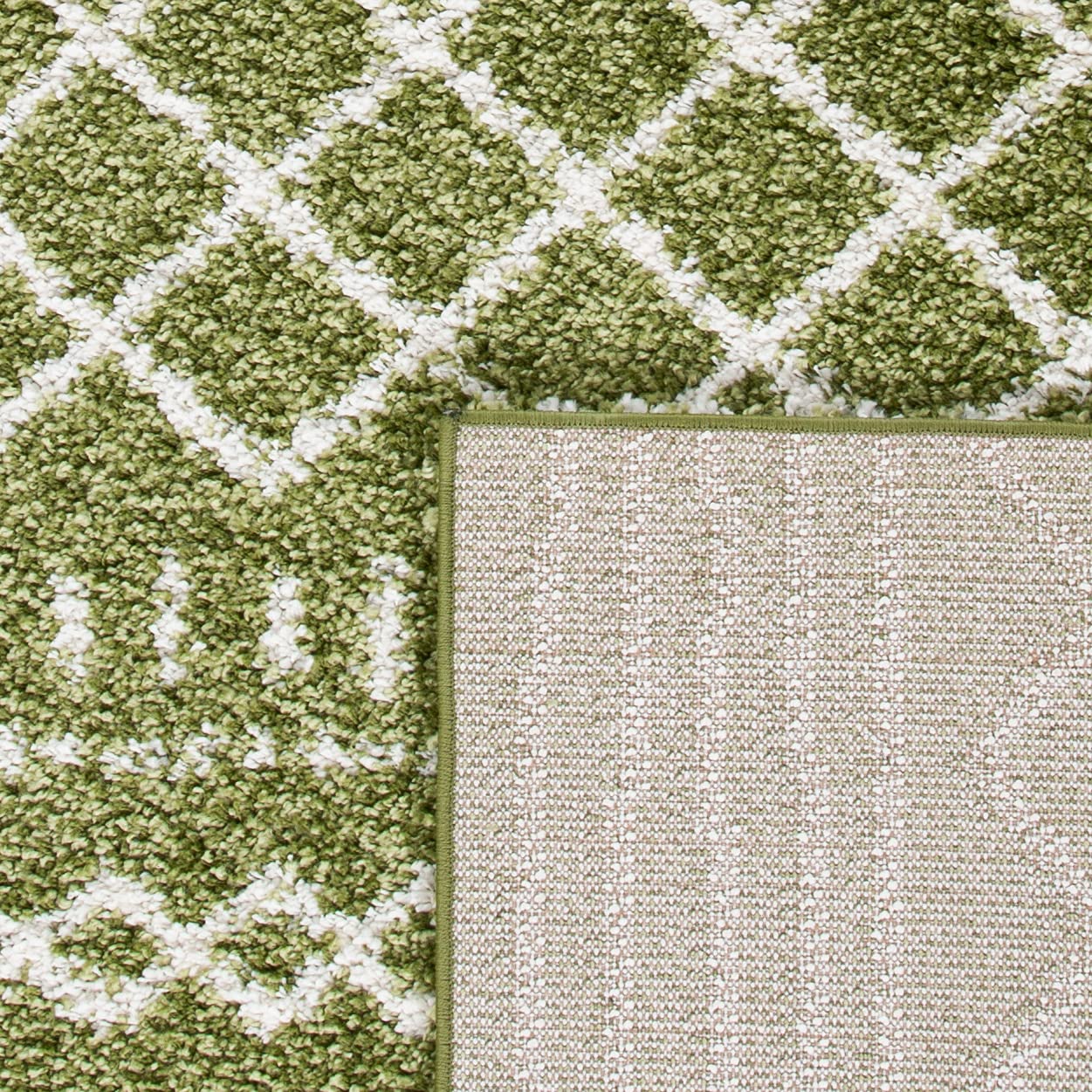 SAFAVIEH Arizona Shag Collection Area Rug - 3'2" Square, Green &amp; Ivory, Moroccan Boho Design, Non-Shedding &amp; Easy to Clean, Ideal for Living Room, Bedroom, Dining Space (ASG741X)