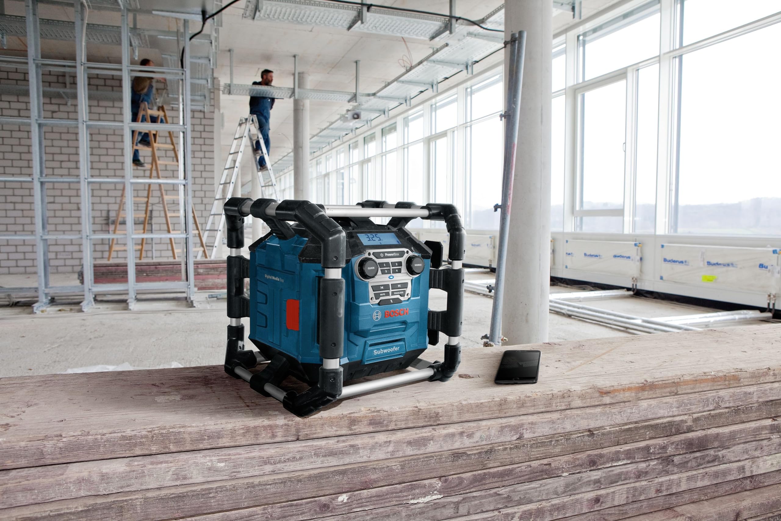 Bosch Professional 18V System GPB 18V-5 C - Radio Digital de Obra (a batería 18V o Cable, Bluetooth, FM y AUX, 2 Tomas de Corriente, sin batería)