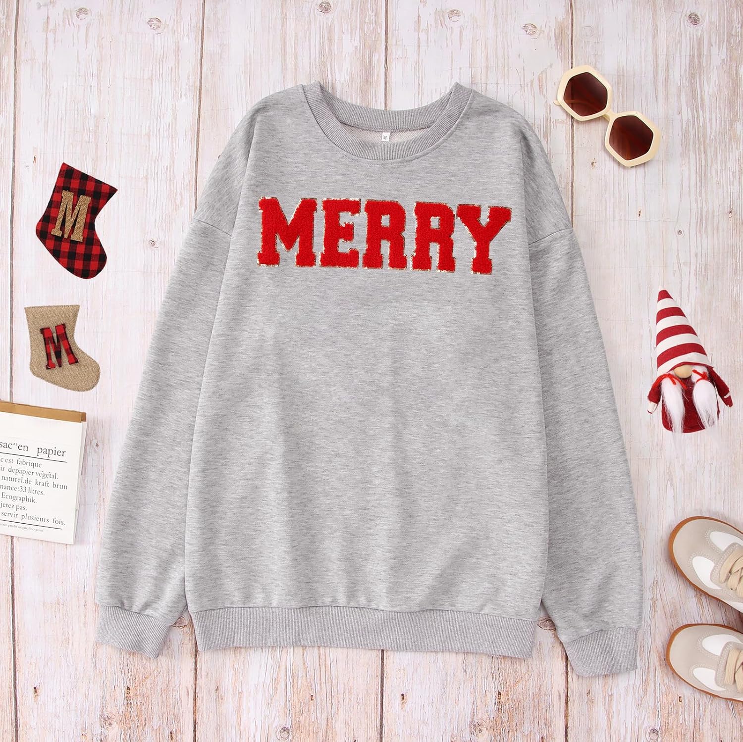 IZYJOY Christmas Women's Merry Graphic Sweatshirt Chenille Patch Letter Printed Crewneck Xmas Gifts Oversized Pullover Top - Image 5