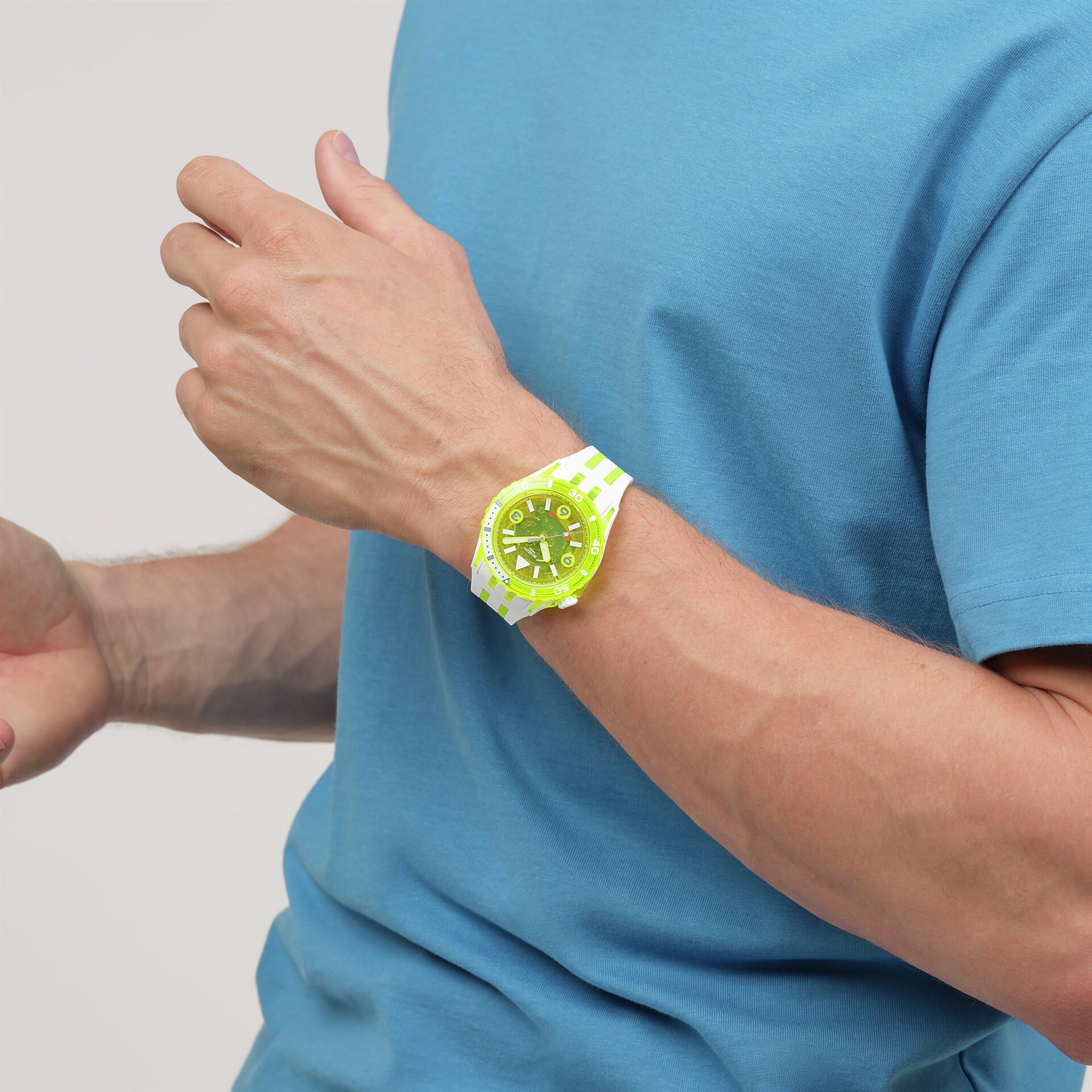 Swatch Reloj casual unisex amarillo de cuarzo biológico con yema de huevo
