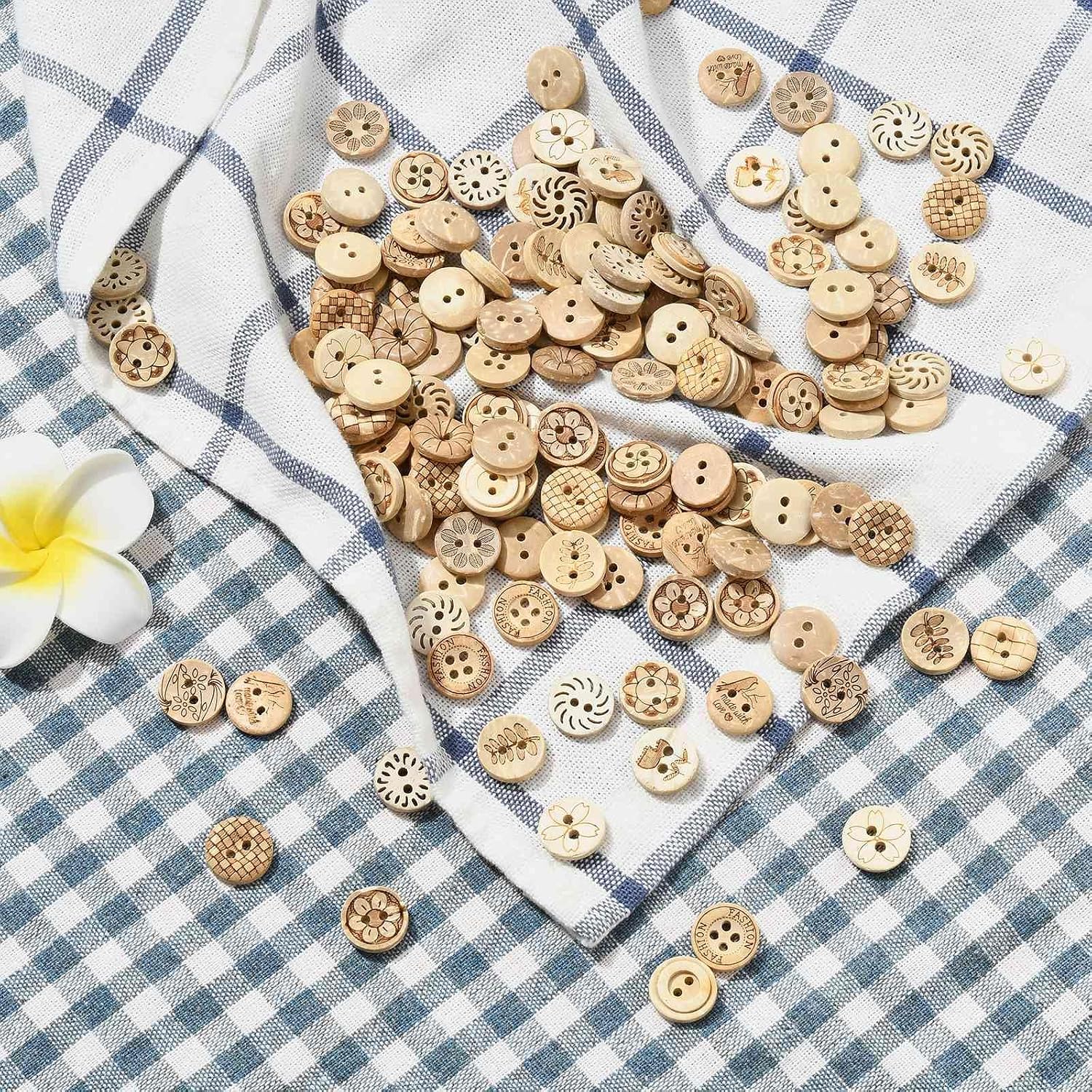 160Pcs Mixed Styles Natural Coconut Husk Flat Round Buttons 4 Holes Flower Leaf Pattern Button for Clothes Sewing Jewelry Making