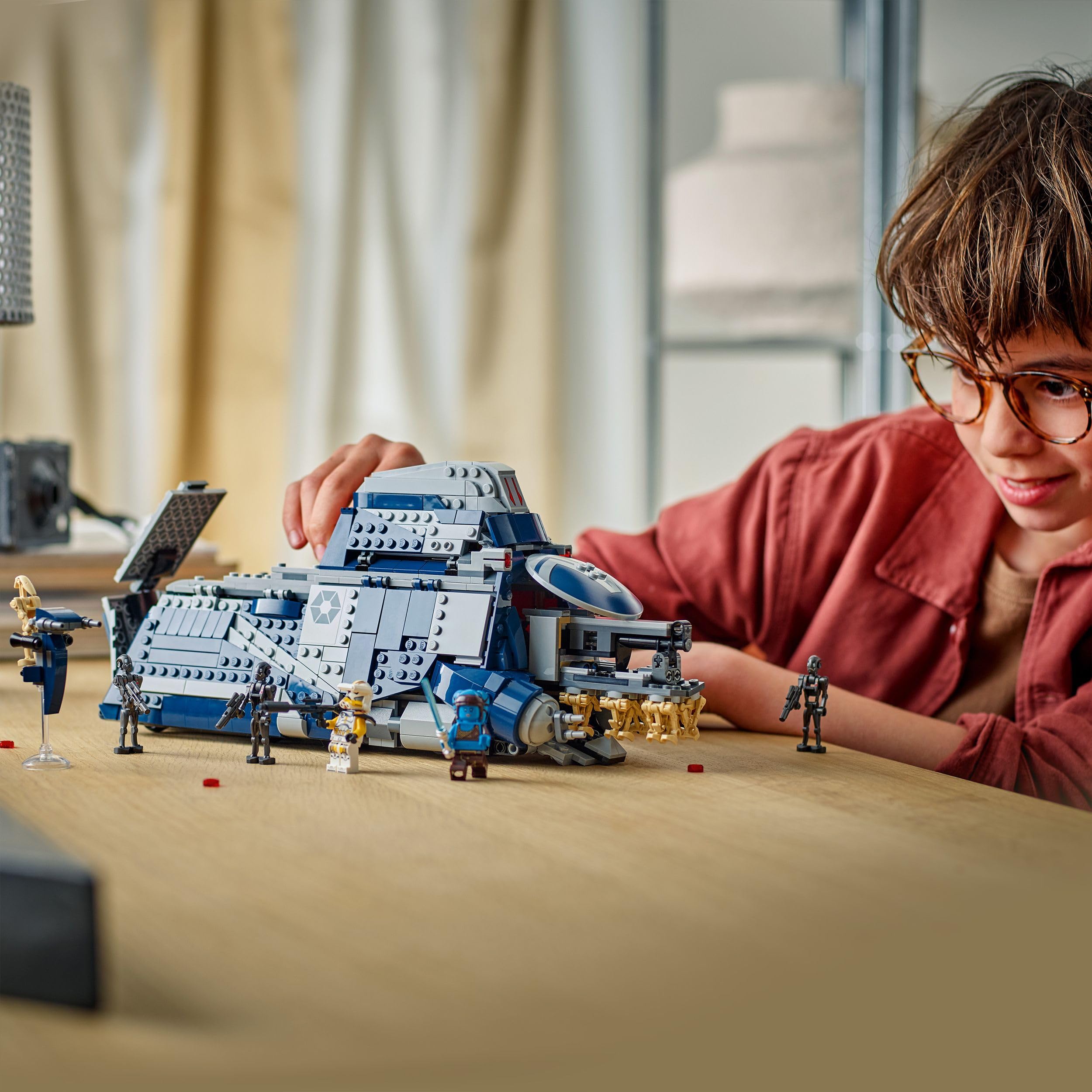 LEGO Star Wars: The Clone Wars MTT der Separatisten in der Schlacht von Felucia - Spielzeug mit Lichtschwert - Kinder Geschenk für Jungen und Mädchen - Modellbau zum Ausstellen und Sammeln - 75435
