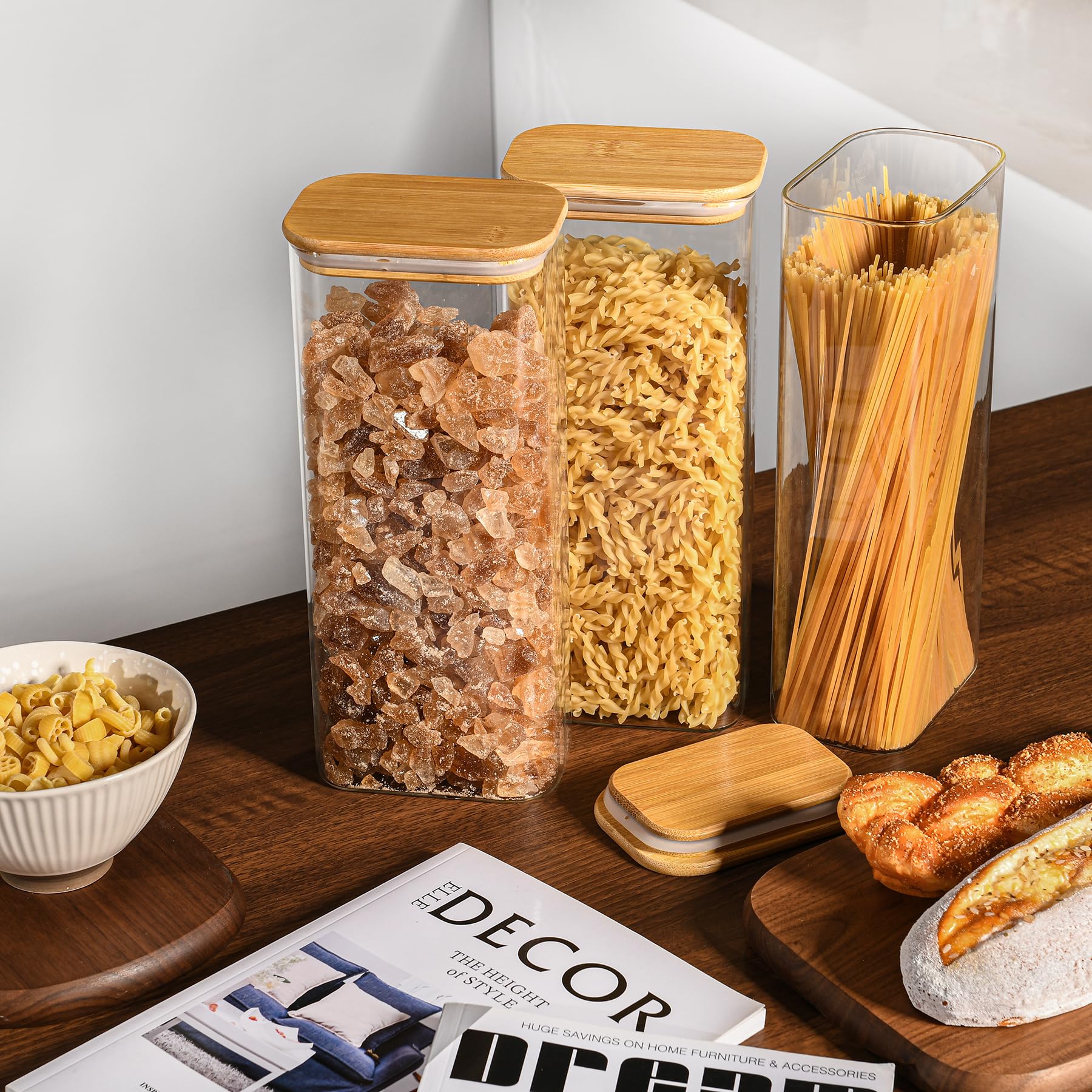 D2scrma Rechteckige, luftdichte Vorratsdosen aus Glas mit Bambusdeckel, quadratisch, für Zucker, Mehl, Spaghetti und Kaffeebohnen, mit schwarzem Etikett, 2013 ml, 4 Stück