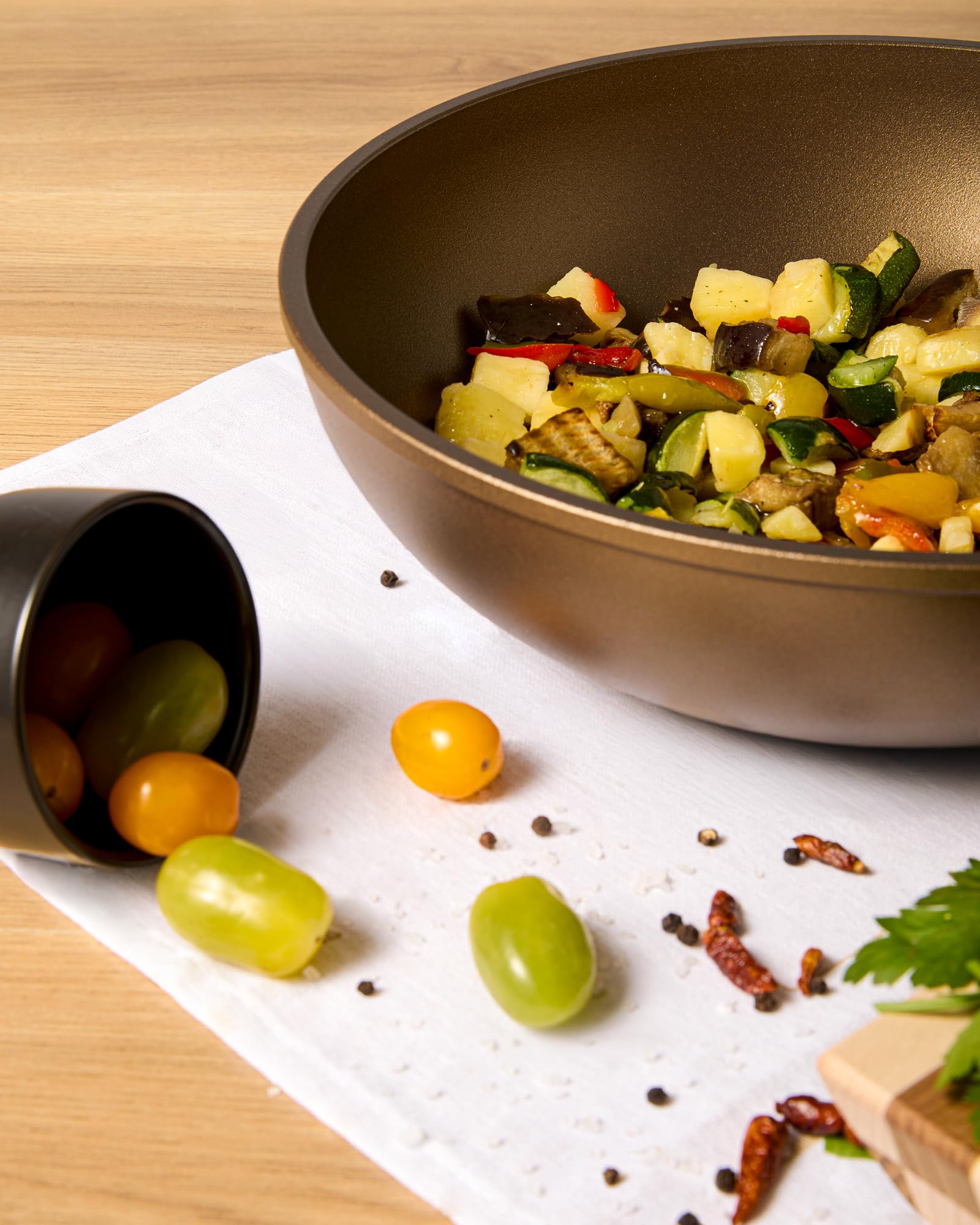 Luchetti K360 wok antiaderente in alluminio pressofuso con manico removibile - Utilizzabile anche in forno - (Per Induzione, 32cm)