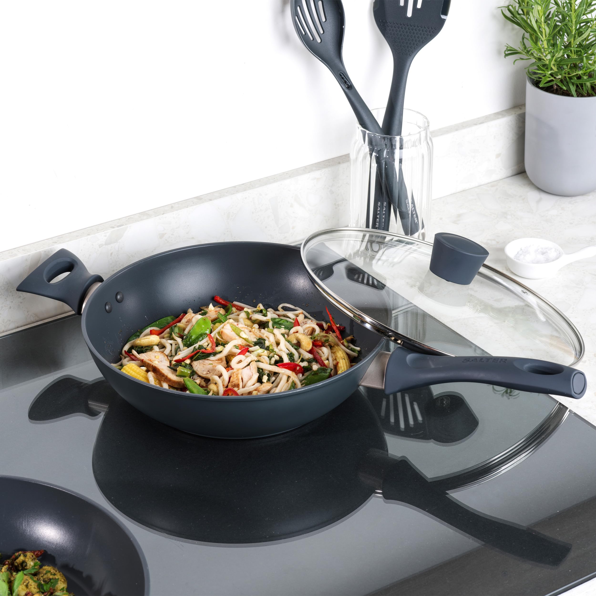 Salter BW12267EU7 Wok antiadherente de 28 cm - Sartén para freír, apto para inducción, incluye tapa y rejillas de ventilación de vidrio templado, poco/sin aceite, sin PFOA, azul gris