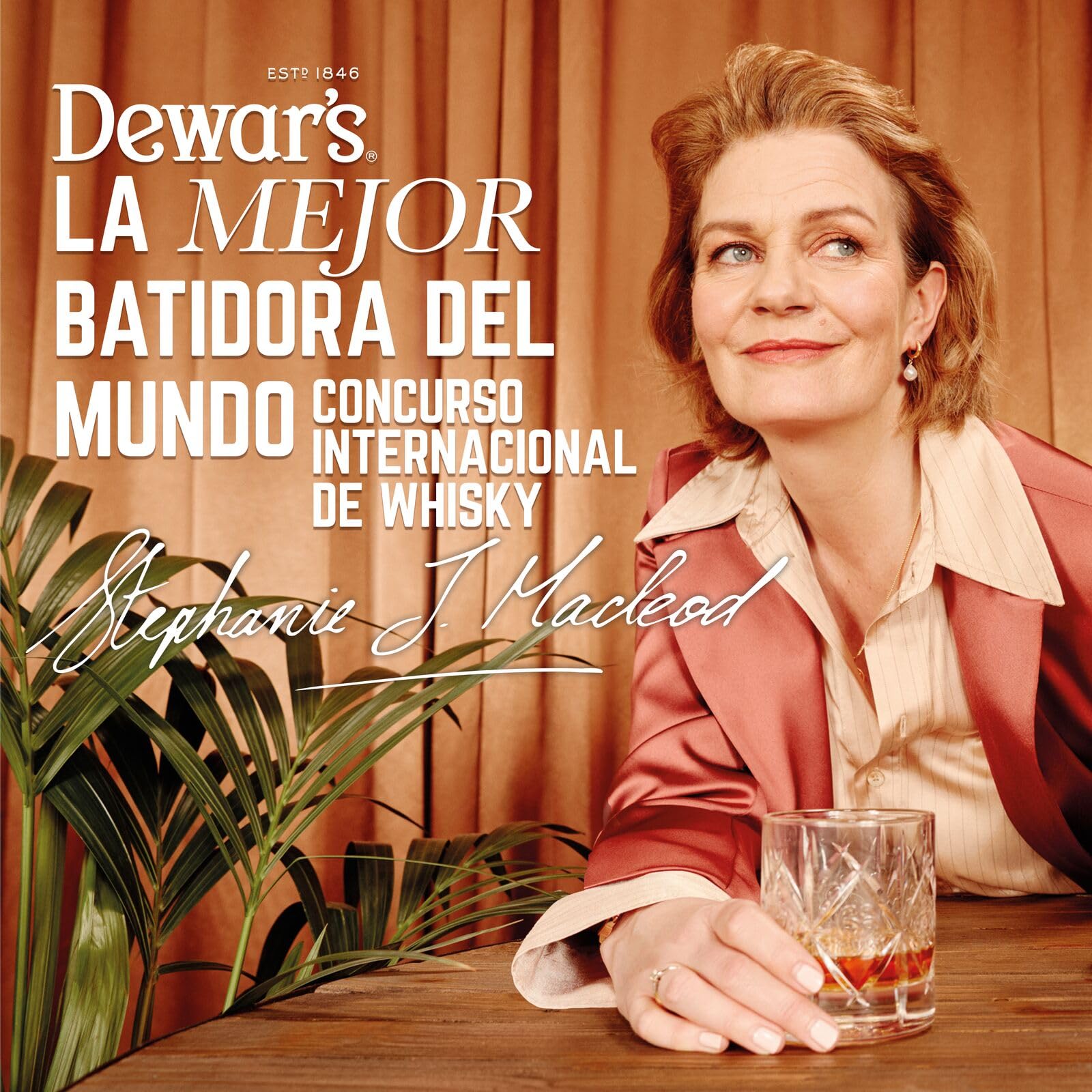 Dewar's White Label Blended Scotch Whisky, 40% ABV, 70cl / 700ml, Acabado en Barricas de Roble Seleccionadas