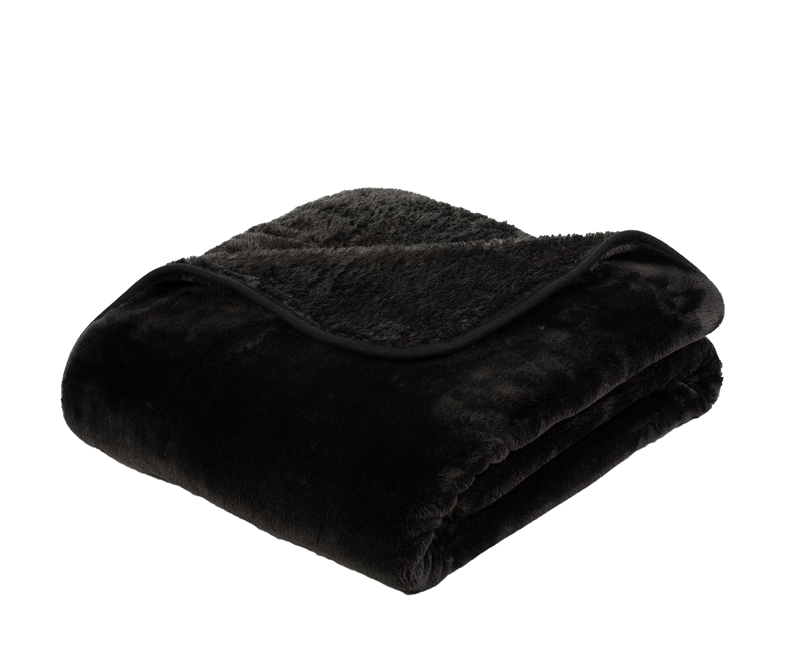 Couverture douillette pour vos soirées canapé avec le plaid Gözze noir