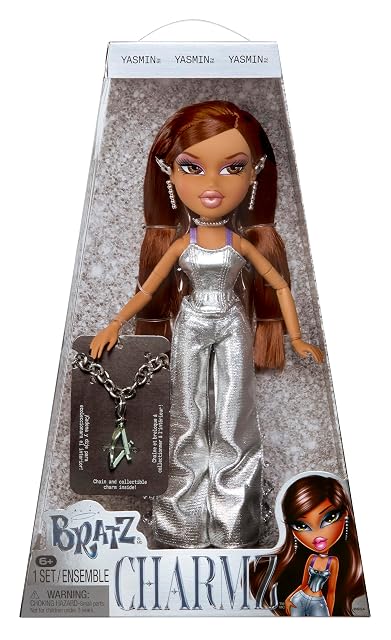 Bratz Charmz Yasmin - Muñeca de Moda con Pulsera de Charms coleccionables, Incluye Outfit y Accesorios, Viene…