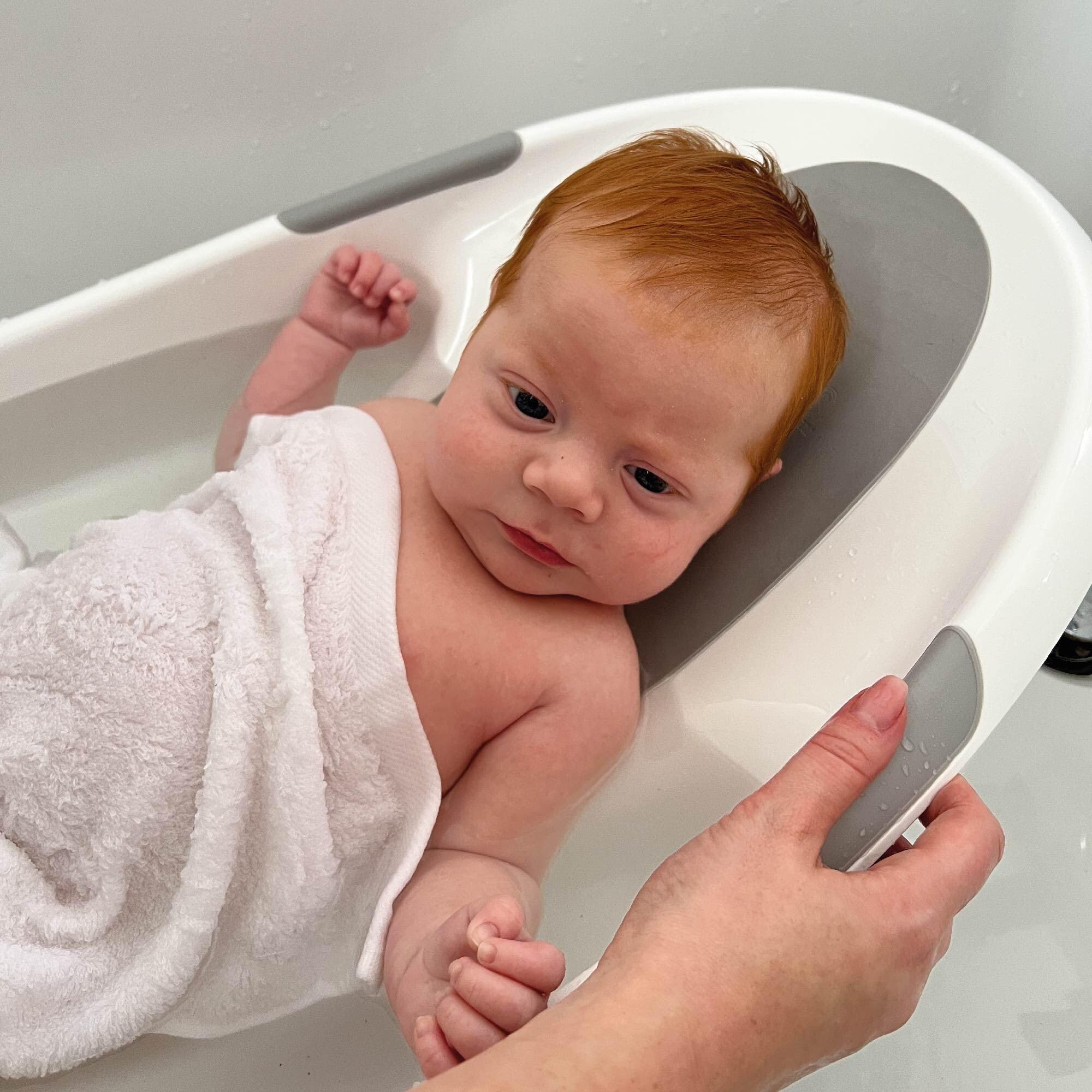 Nuby Thermomètre de Bain Bébé Pingouin + Dr. Talbot’s Baignoire avec Support Antidérapant