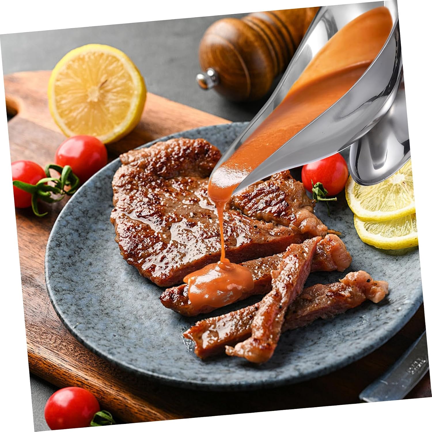 2pcs Metal Gravy Boats Bowl Spout Stainless Steel Sauce Boats Pouring Sauce Container and Easy to Use