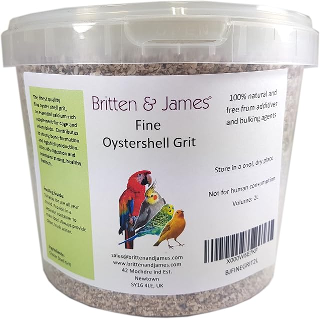 Britten & James Fine Oystershell Grit 2L Tub (2.8kg). A Calcium rich supplement for cage and aviary birds including budgies and cockatiels. No additives