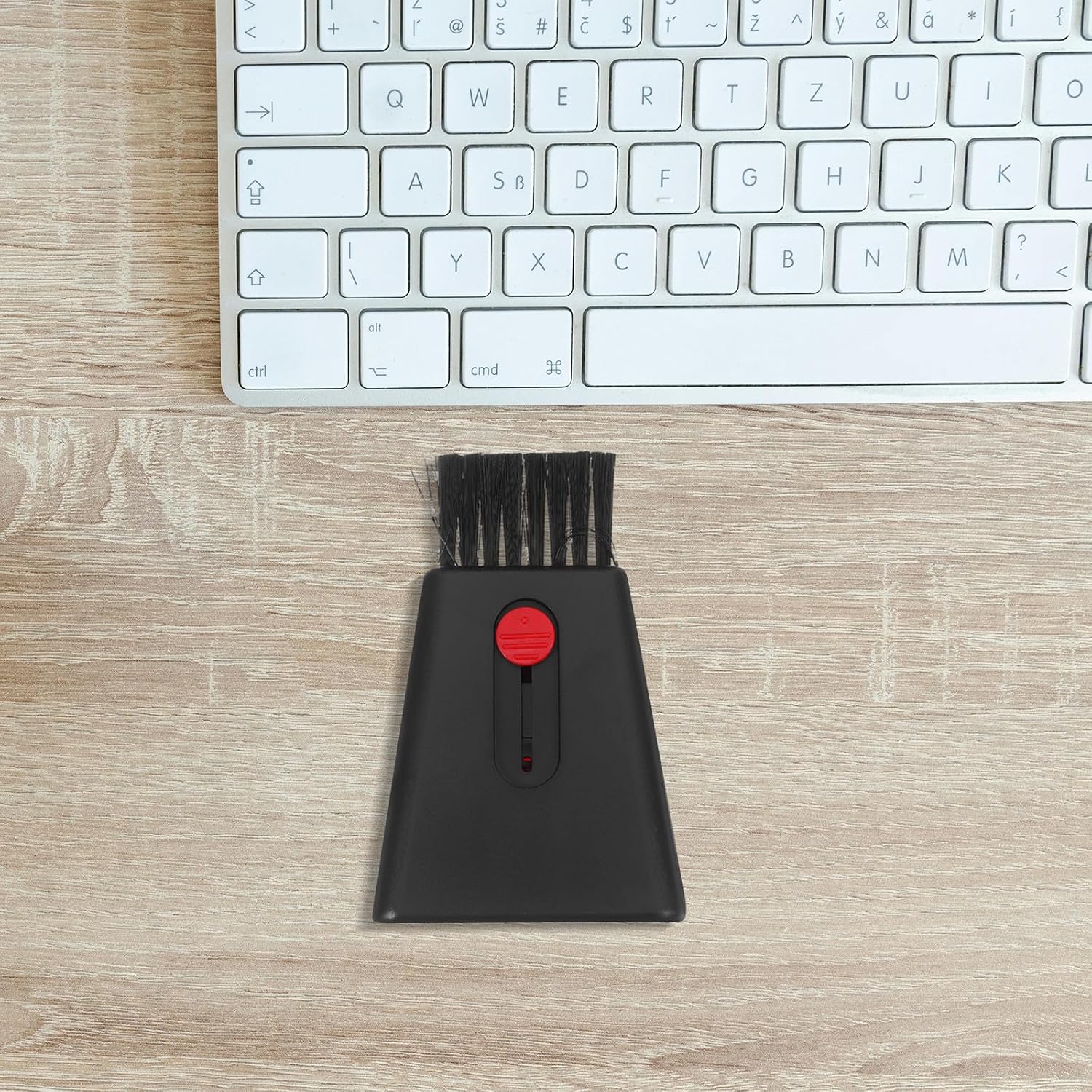 2pcs Laptop Cleaning Brushes with Double Head Soft Nylon Bristles, Portable Telescopic Screen and Keyboard Cleaner for Computers and Cameras, Travel-Friendly Electronic Dusting