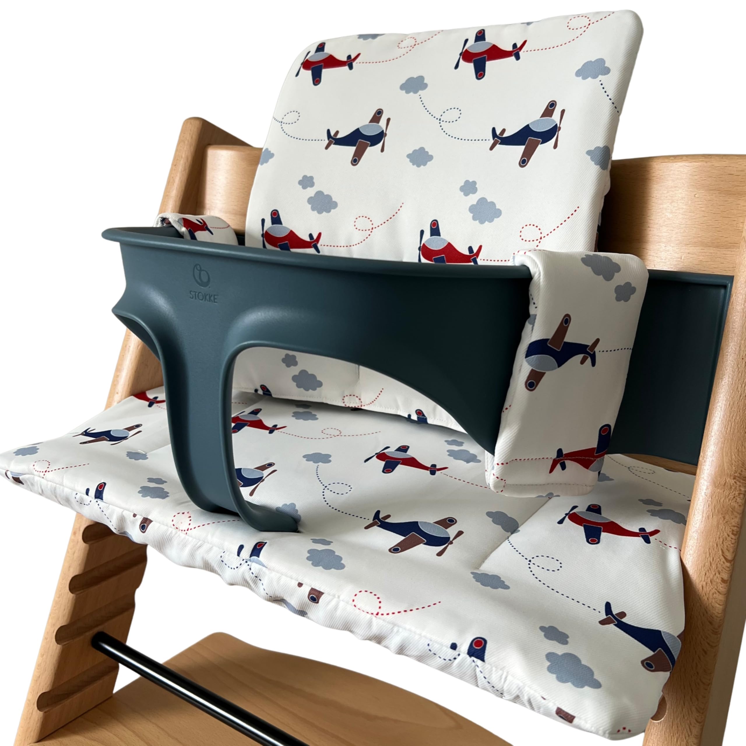 Cuscino per Seggiolone Bebè Compatibile con Stokke Tripp Trapp, Imbottito, Impermeabile, Lavabile, Fodera Antiscivolo HANELLE (Aerei)