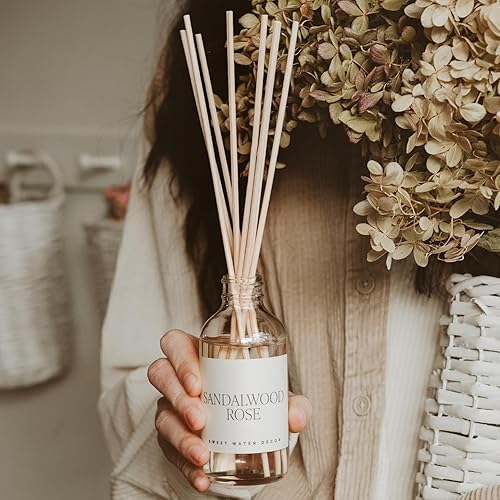 Vista 4 de Sweet Water Decor Juego de difusor de varillas Sandalwood Rose, difusores de rosa, madera, ámbar, vainilla y almizcle, aroma para el hogar