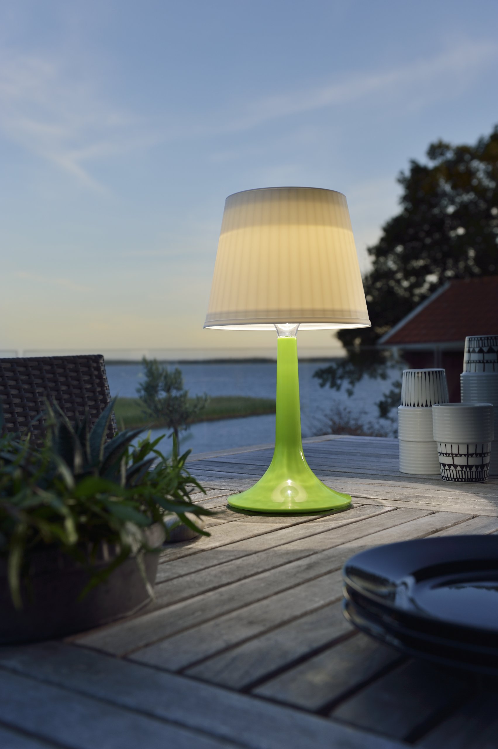 Konstsmide Assisi Solar LED Table Lamp - Green - Image 3