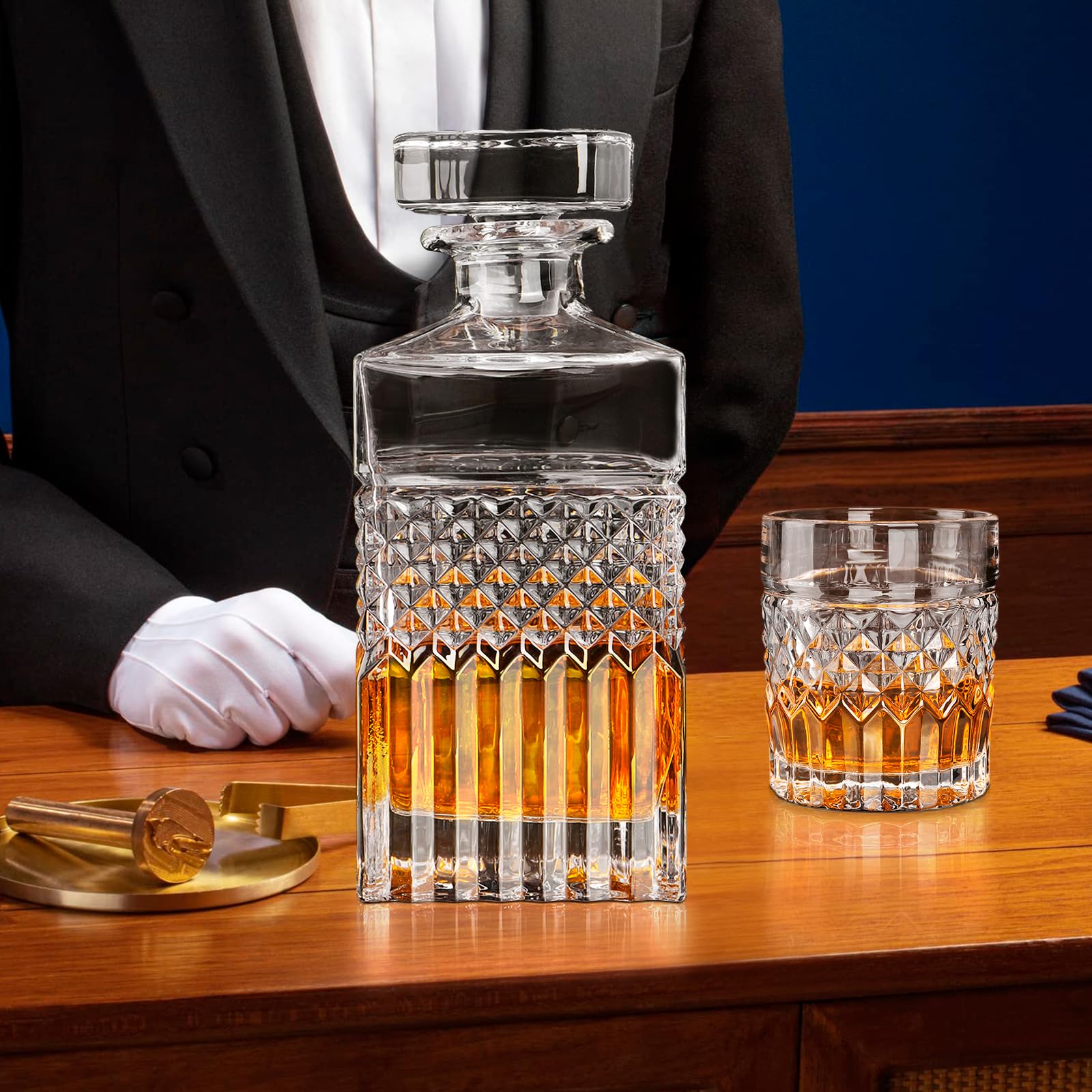 Carafe à décanter à whisky en cristal sans plomb de 900 ml avec bouchon dans une boîte cadeau, carafe à décanter de qualité supérieure pour whisky, bourbon, carafe à whisky pour homme