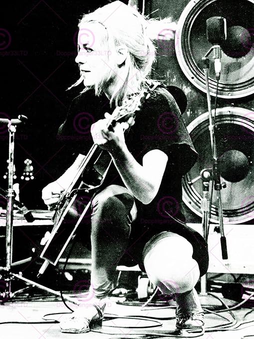 MUSIC CONCERT PHOTOGRAPHY TINA WEYMOUTH TALKING HEADS