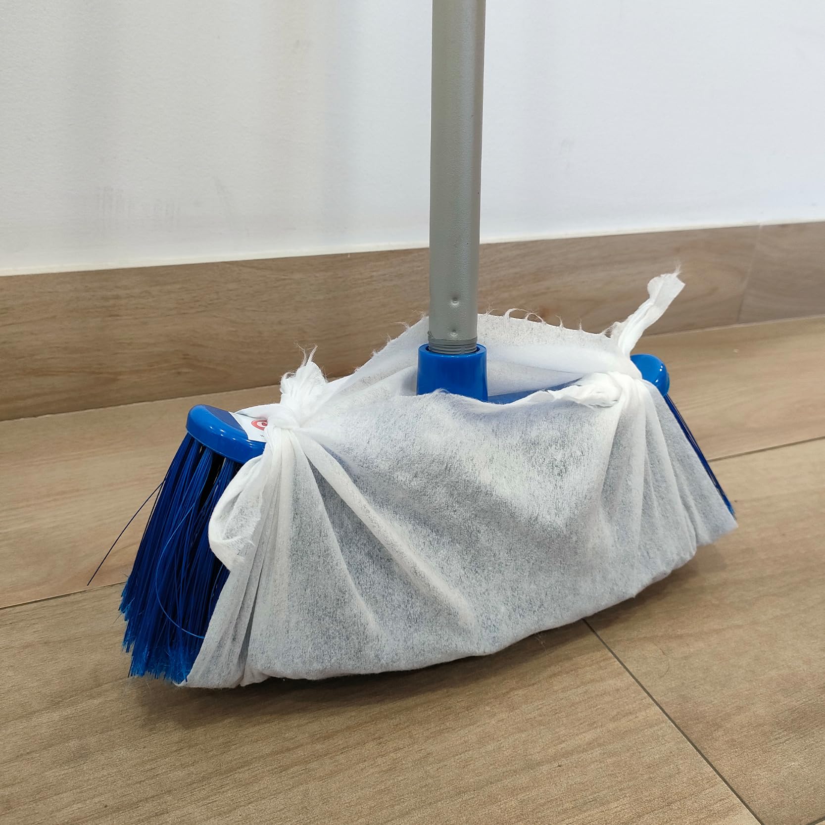 Clim Profesional - Rollo Multiusos de Gasa Para Cubrir Cepillos o Mopas con Alto Poder Atrapa Polvo | Rollo 37 Metros con Precorte 39x27 cm