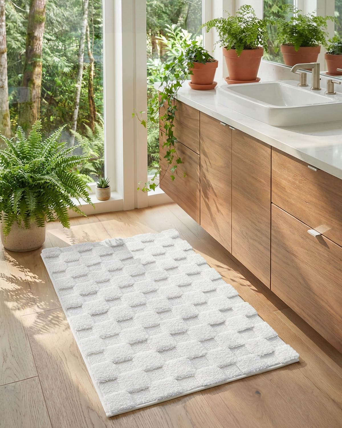 Color&Geometry Super Absorbent Bathroom Rugs, Machine Washable Non-Slip Bath mats for Bathroom Decor Accessories, White, 20"x32"