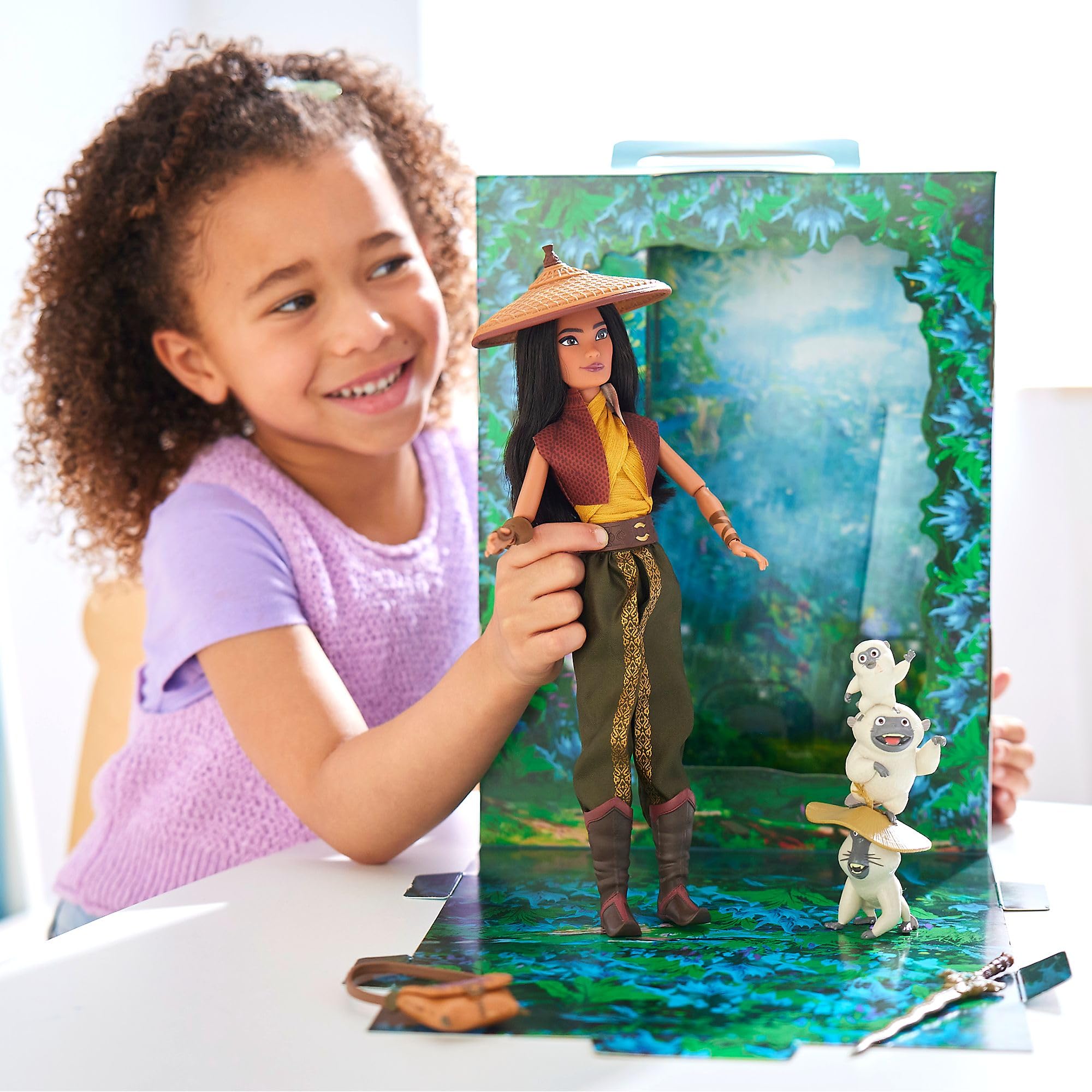 Disney Store - Muñeca Story Doll oficial de Raya (Raya y el último dragón), juguete totalmente articulable de 29 cm con accesorios, para niños y niñas de más de 3 años
