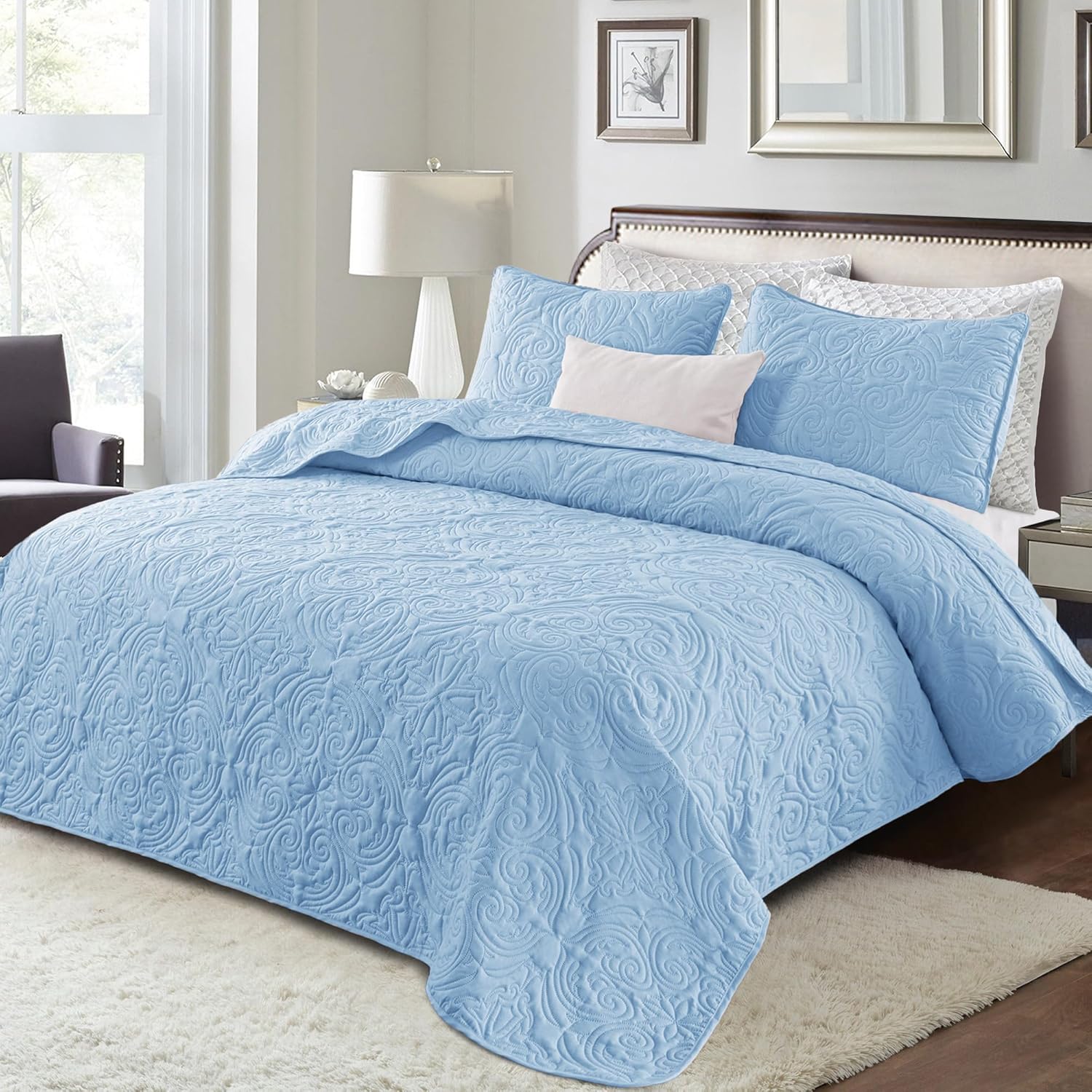 Exclusivo Mezcla Quilt Set Oversized King Size with 2 Pillow Shams, Lightweight Sky Blue Quilts with Vintage Damask Pattern, Soft Cal King Bedspreads Coverlets Bedding Set for All Seasons