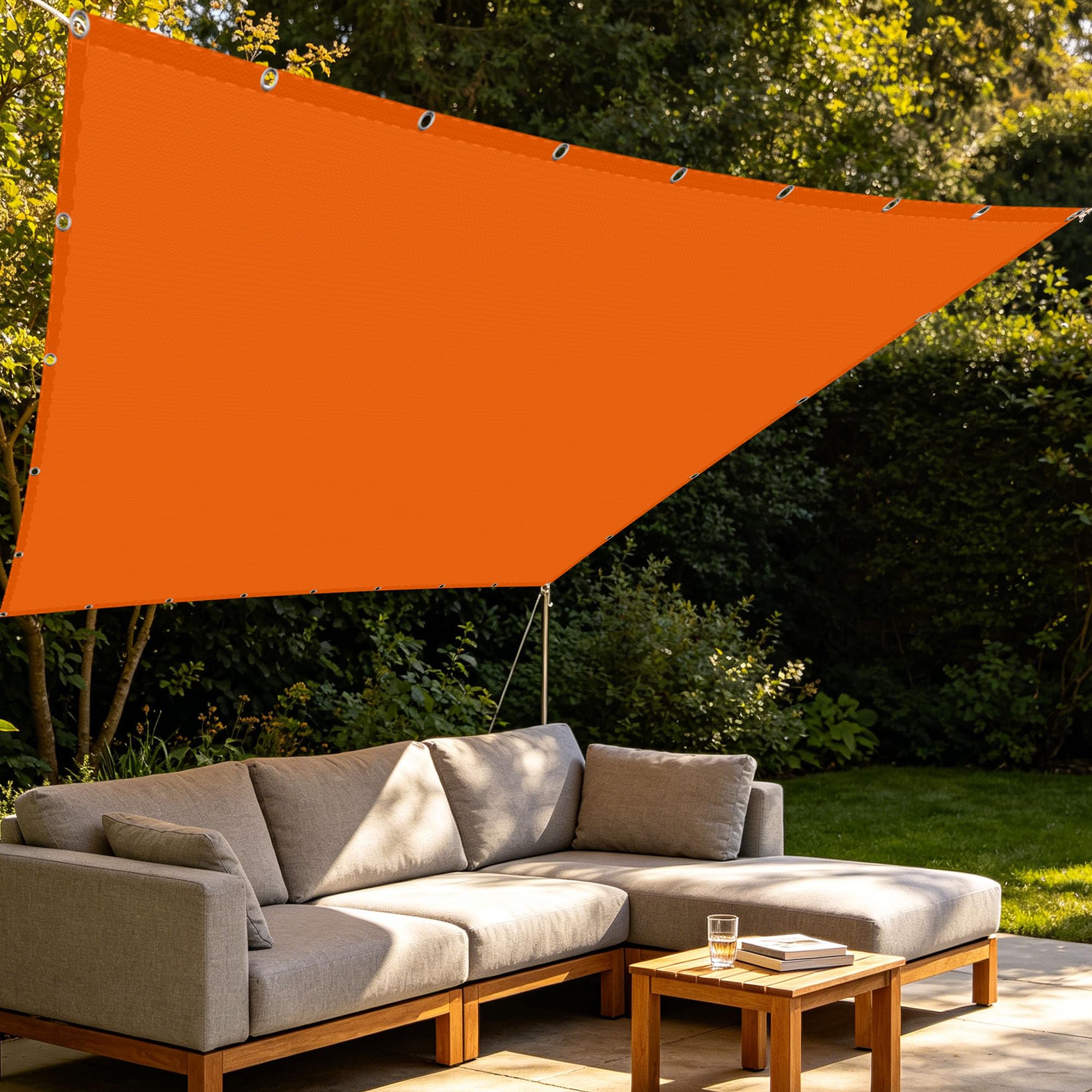 Voile d'ombrage étanche orange pour abriter le jardin et la terrasse