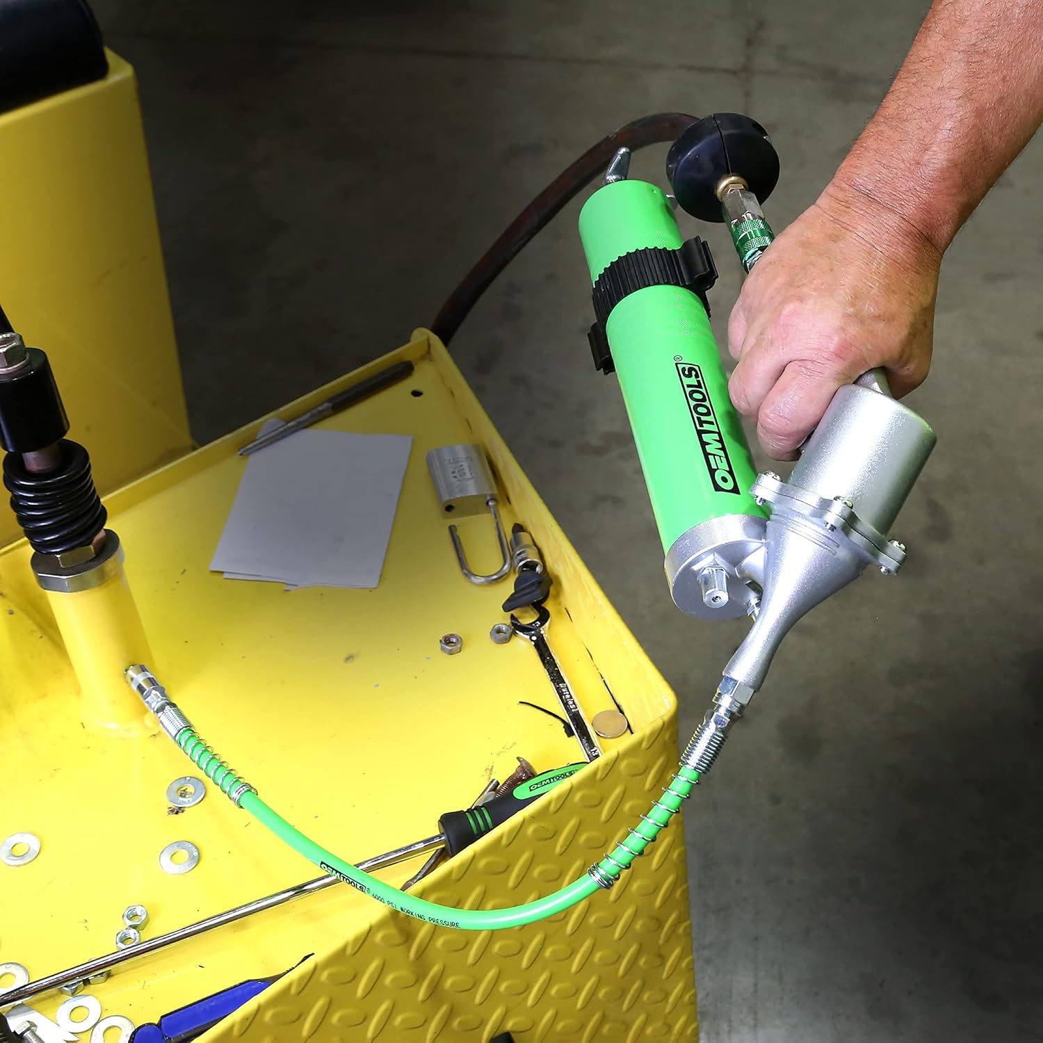 OEMTOOLS 87205 Pneumatic Grease Gun, Continuous Lubrication for Automotive and Industrial Equipment, 6000 PSI Air Grease Gun with 18 Inch Hose and Coupler, Supports Cartridge and Bulk Loading