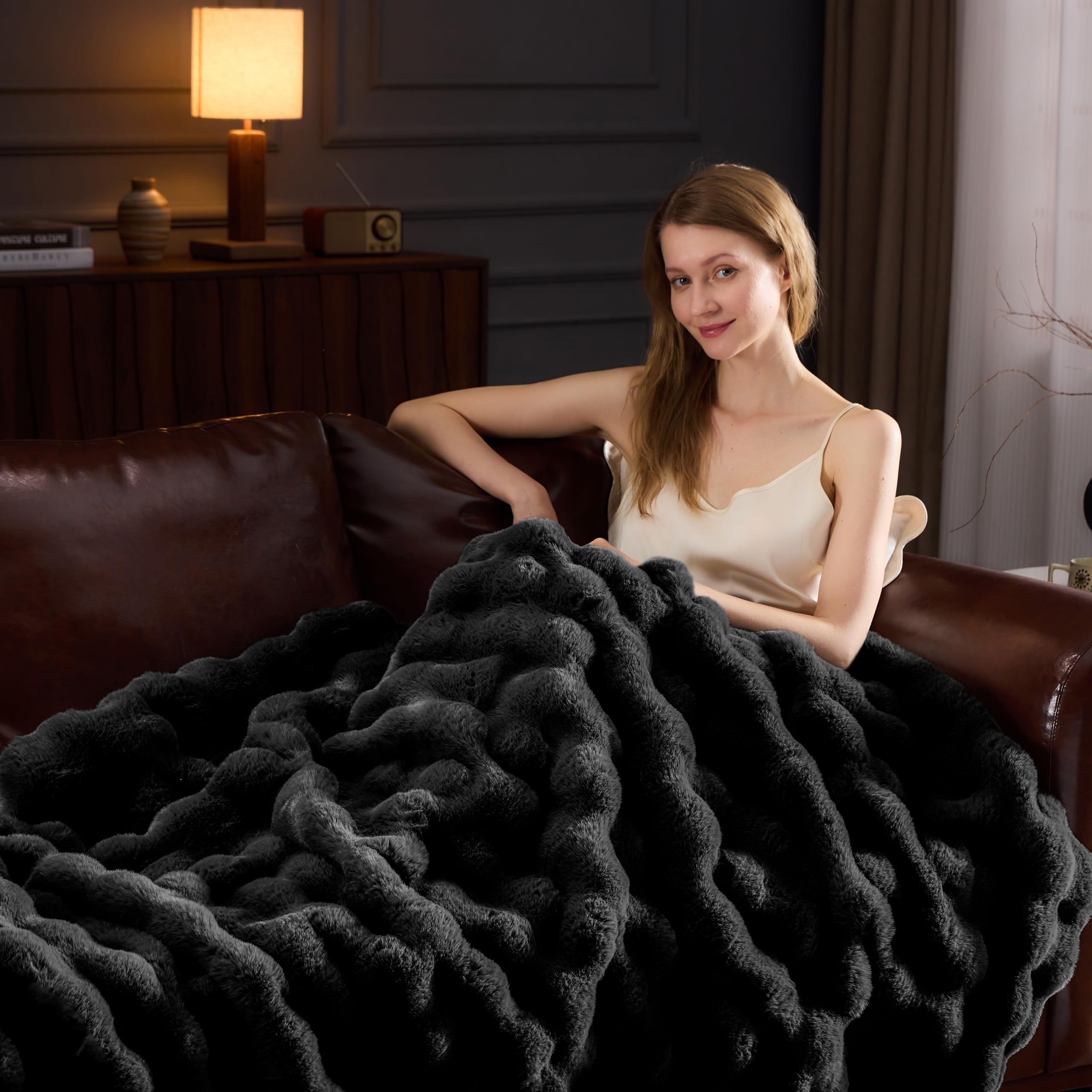 BENVWE Deken van imitatiebont, zachte, gezellige en dikke pluche pluizige deken voor bank, stoel, bed, 130 x 160 cm, beige