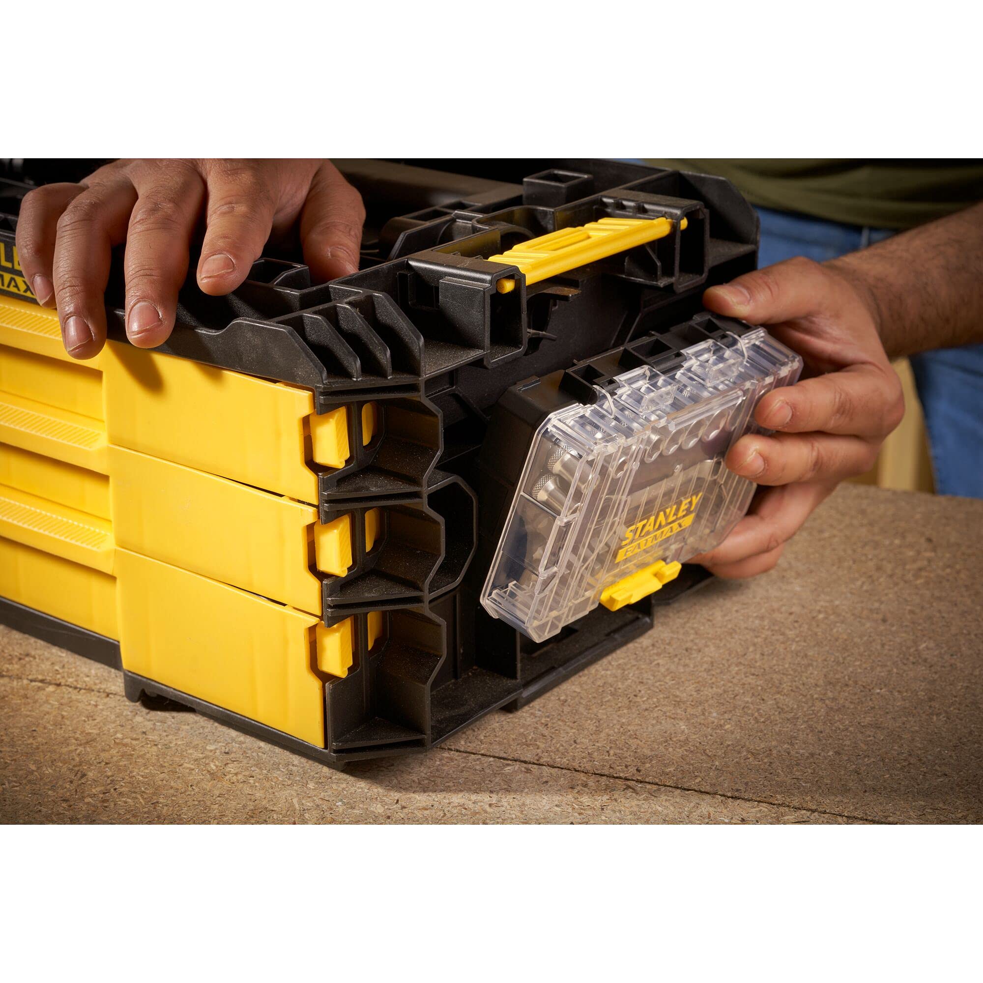 Stanley FMMT19101-0 FatMax - Juego de 37 piezas (1/4", en maletín pequeño, compatible con el sistema T-STAK, incluye llave de carraca, vasos, puntas y portapuntas), color negro y amarillo