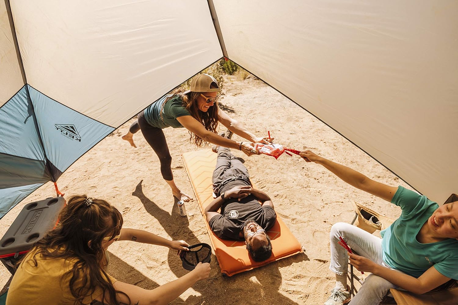 Kelty Sunshade – Pop Up Portable Shade UV Shelter for Beach Trips, Soccer Games, Backyard, Camping, Adjustable Side Wall, Wind Protection, 2024 Model | Beach Trips, Soccer Games, Backyard, Camping, Wind Protection