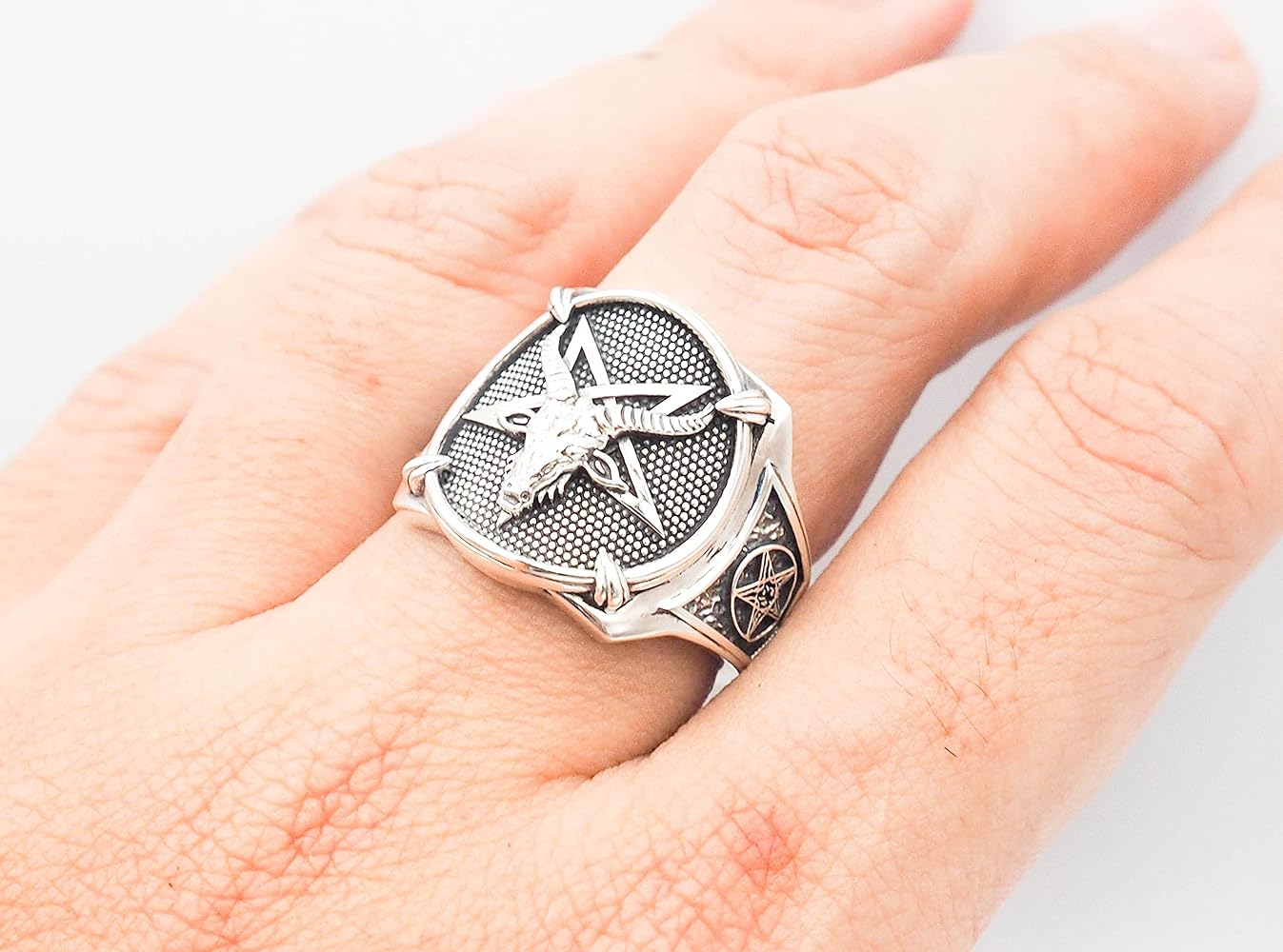 【LOOT】 Devil’s Ring リング 925 片角 逆十字架 LOOT】 Devil's Ring リング 925 片角 逆十字架