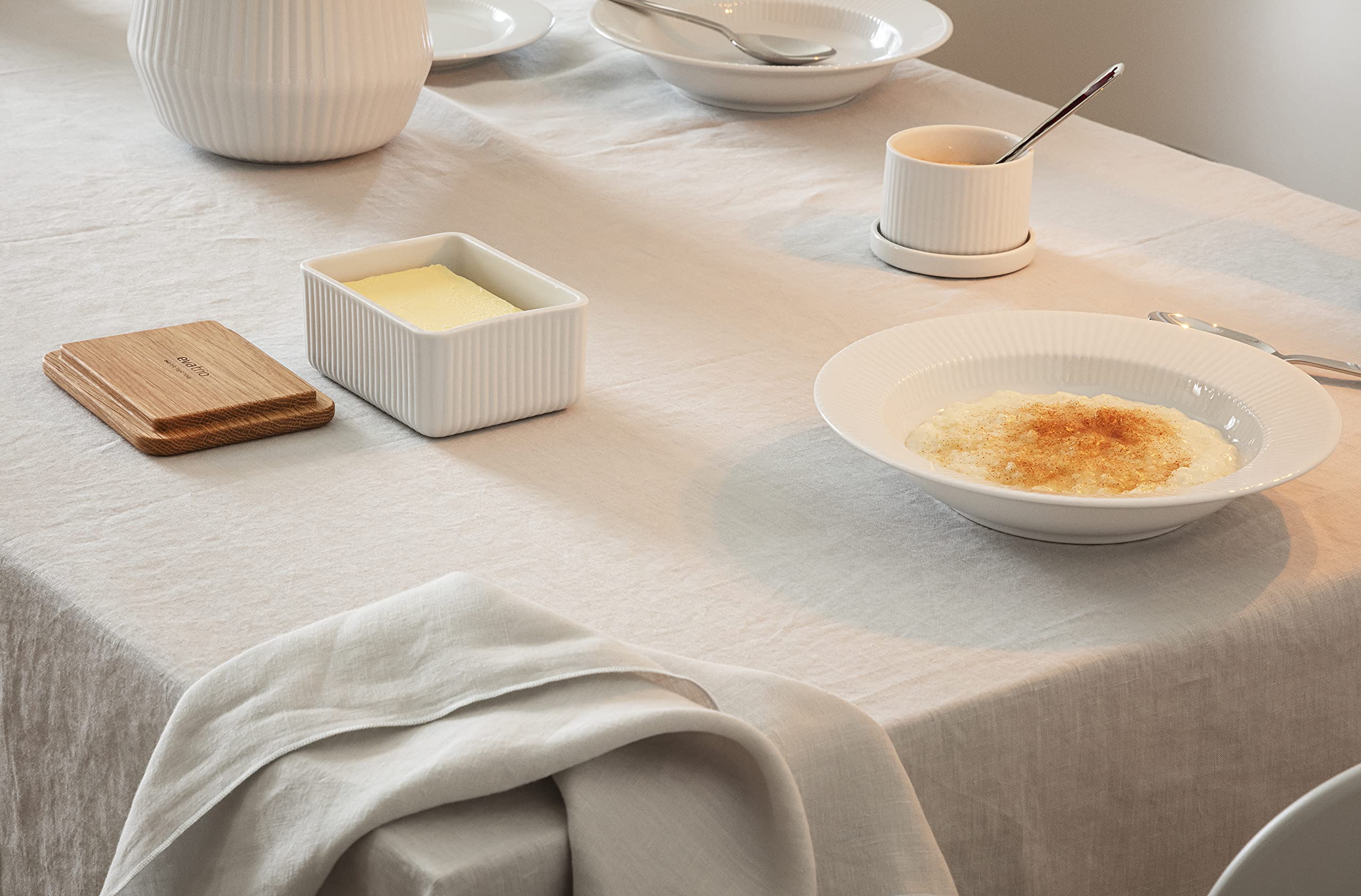 EVA SOLO M198302 Beurre Dish avec Couvercle en chêne Legio Nova, Blanc, m