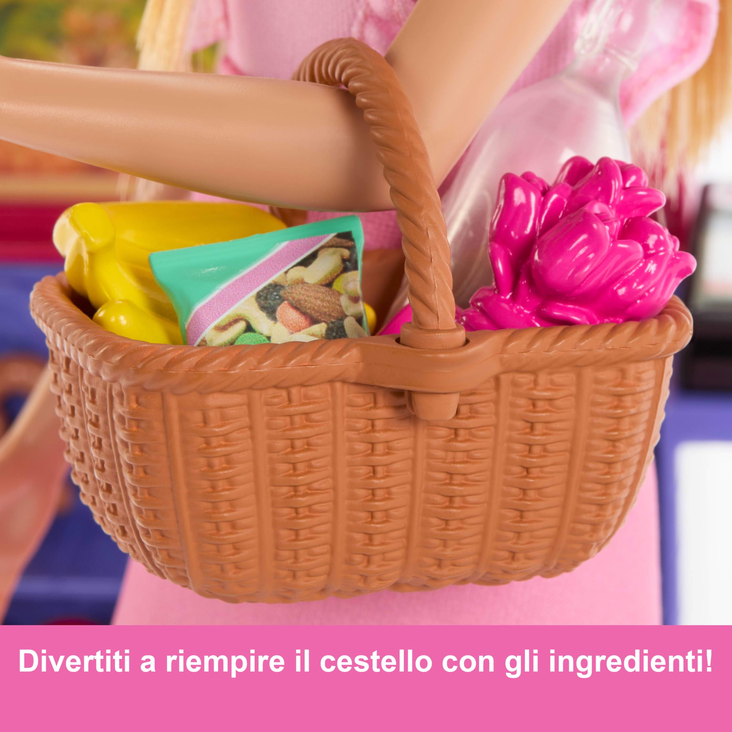 Barbie - Malibu fa la spesa, bambola bionda e bancarella del mercato con 11 accessori a tema, set ispirato al film Barbie e Teresa La Ricetta dell'Amicizia, giocattolo per bambini, 3+ anni, JCT05