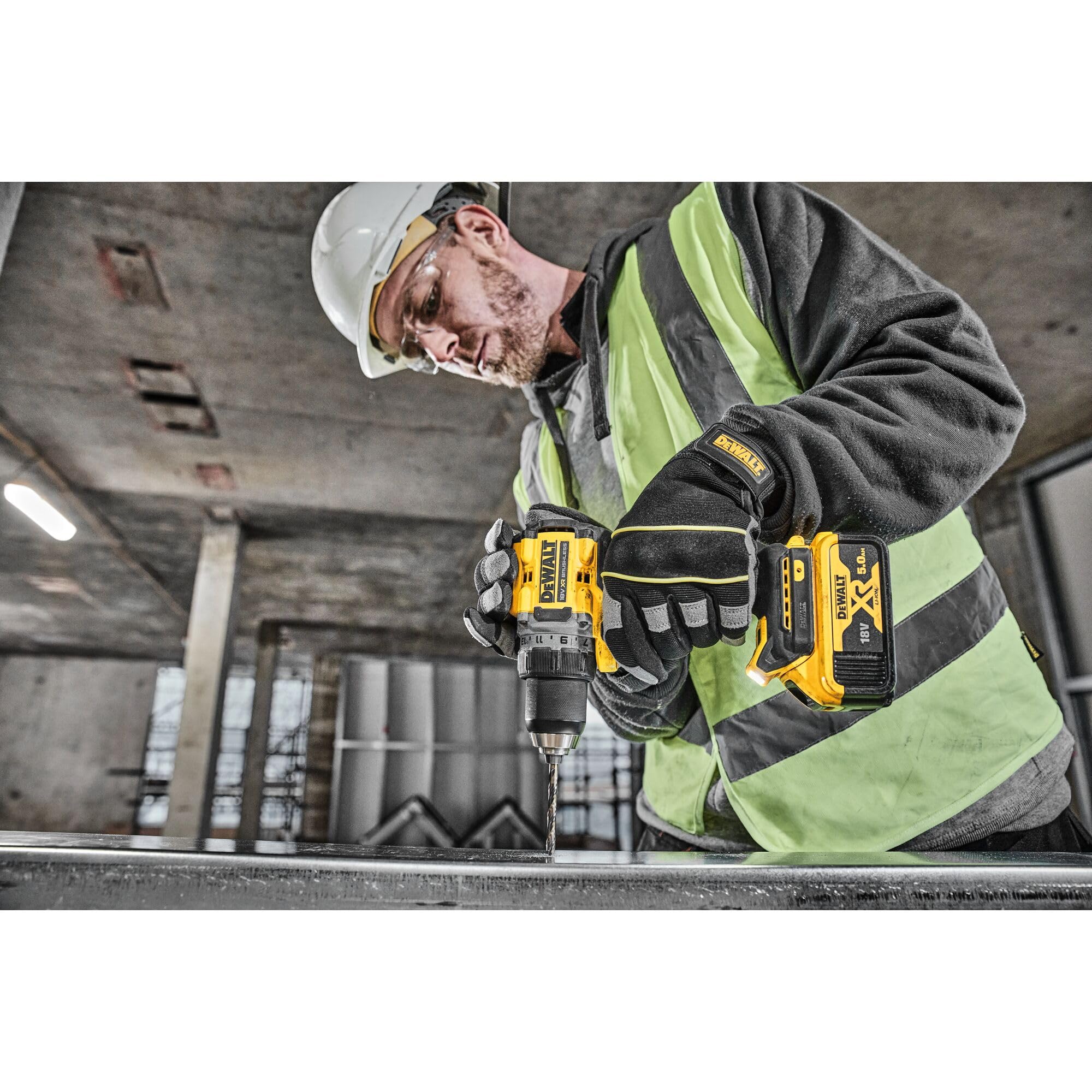 DEWALT DCD800P2T-QW - Taladro atornillador 18V, 2 velocidades, Motor sin escobillas, Portabrocas rápido de 13 mm, Luz LED, Incl. 2 baterías de 5,0 Ah, cargador y caja TSTAK