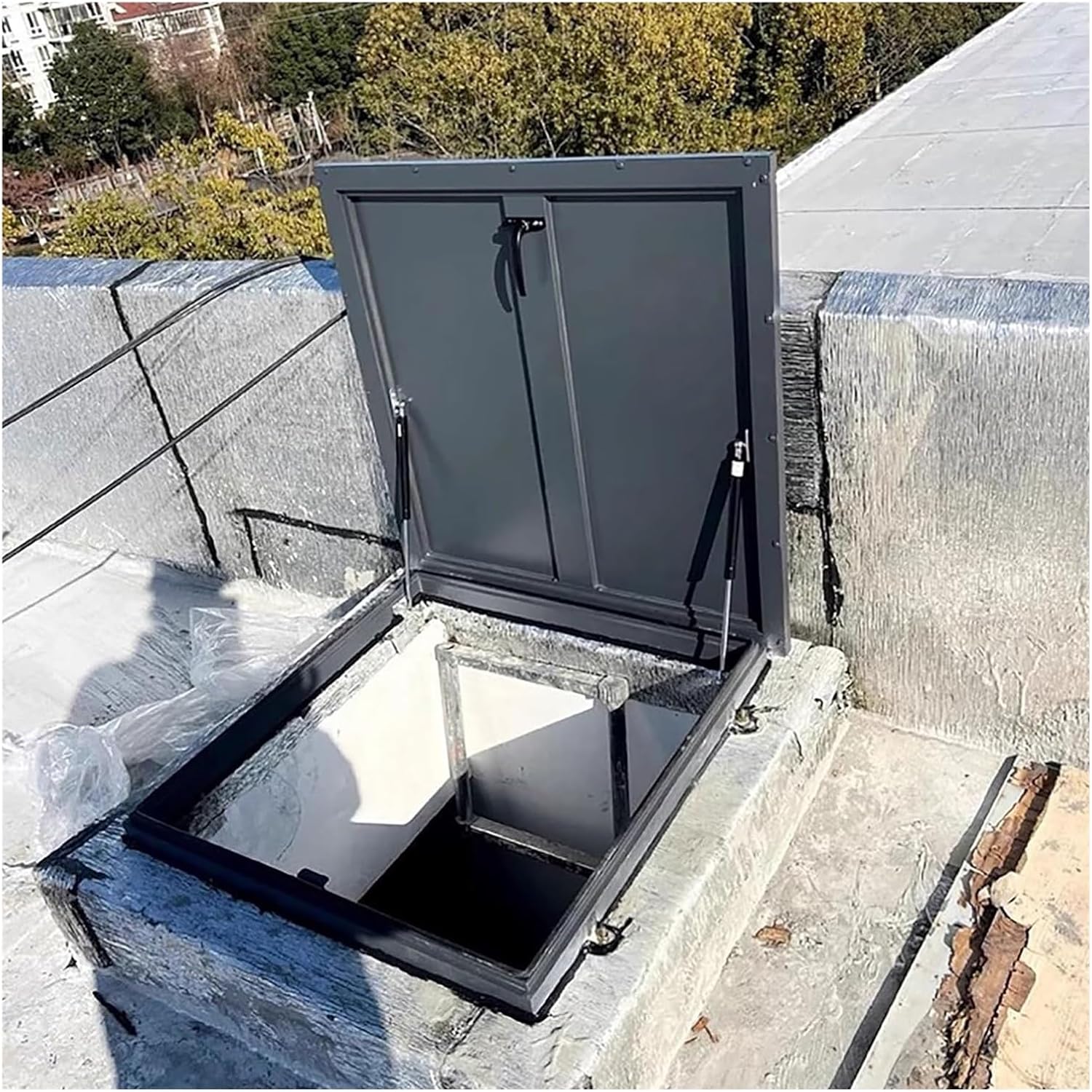 Commercial Waterproof Skylight Window Roof Hatch, Skylight Ventilation Access Hatch High Strength and Durability for Manholes, Roofs, Attics, Basements(55x55cm/21.65x21.65in)